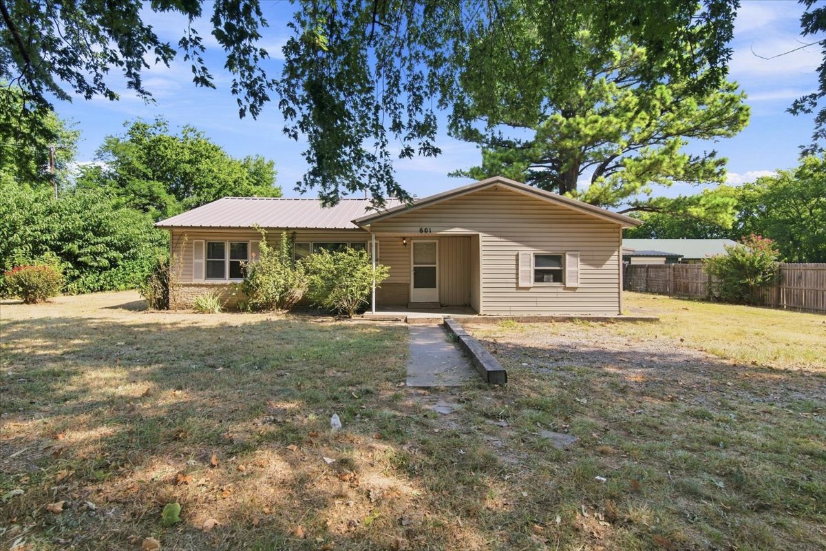 601 NE 12th Street Wagoner OK 74467