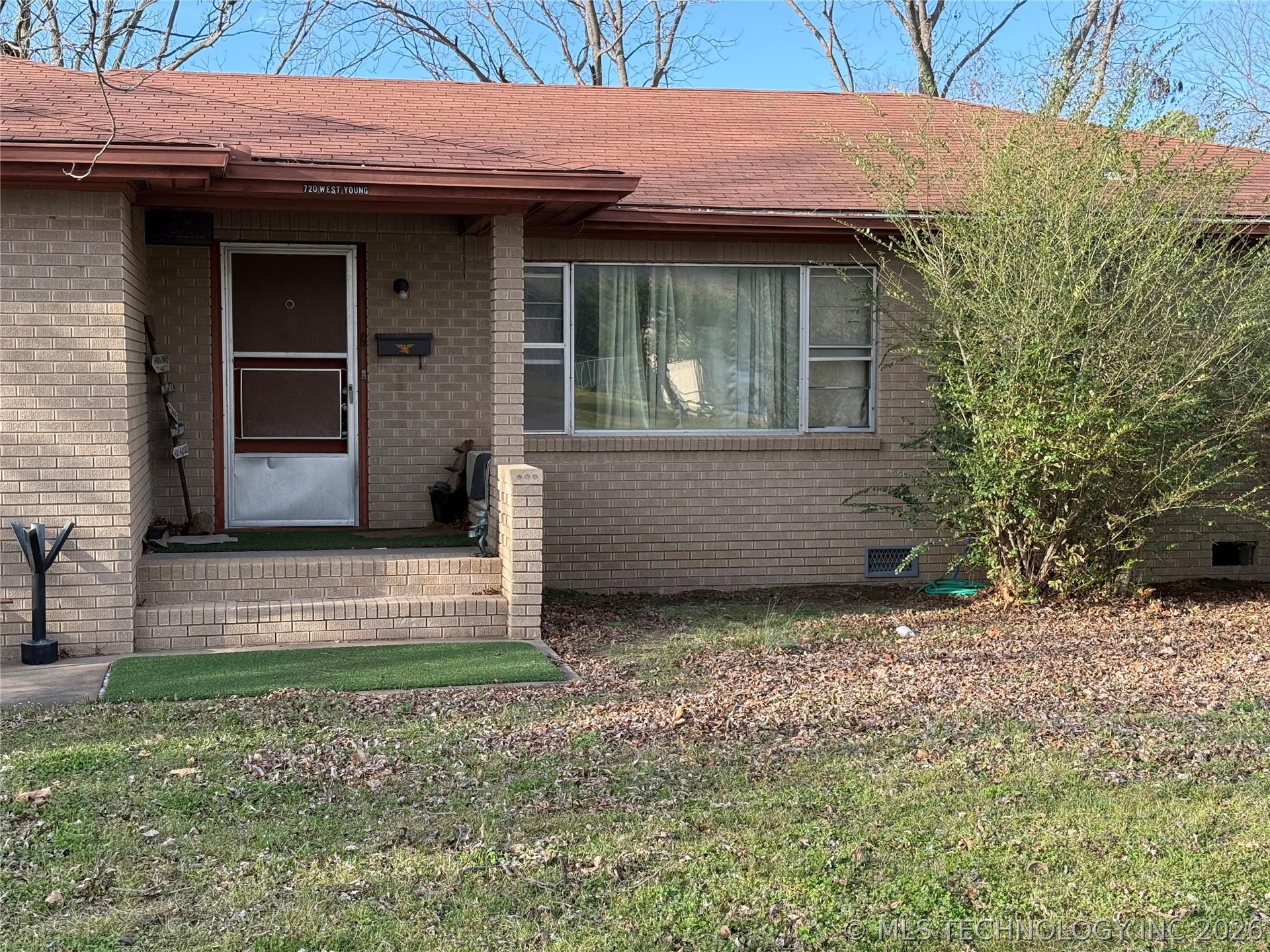 720 W Young Street Morris OK 74445