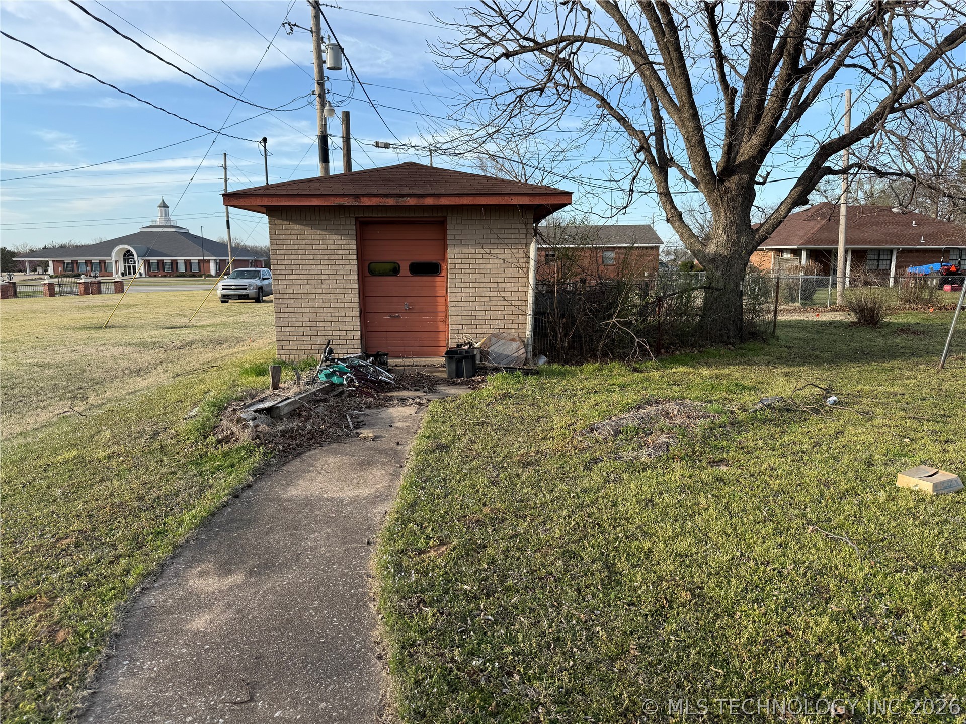 720 W Young Street Morris OK 74445