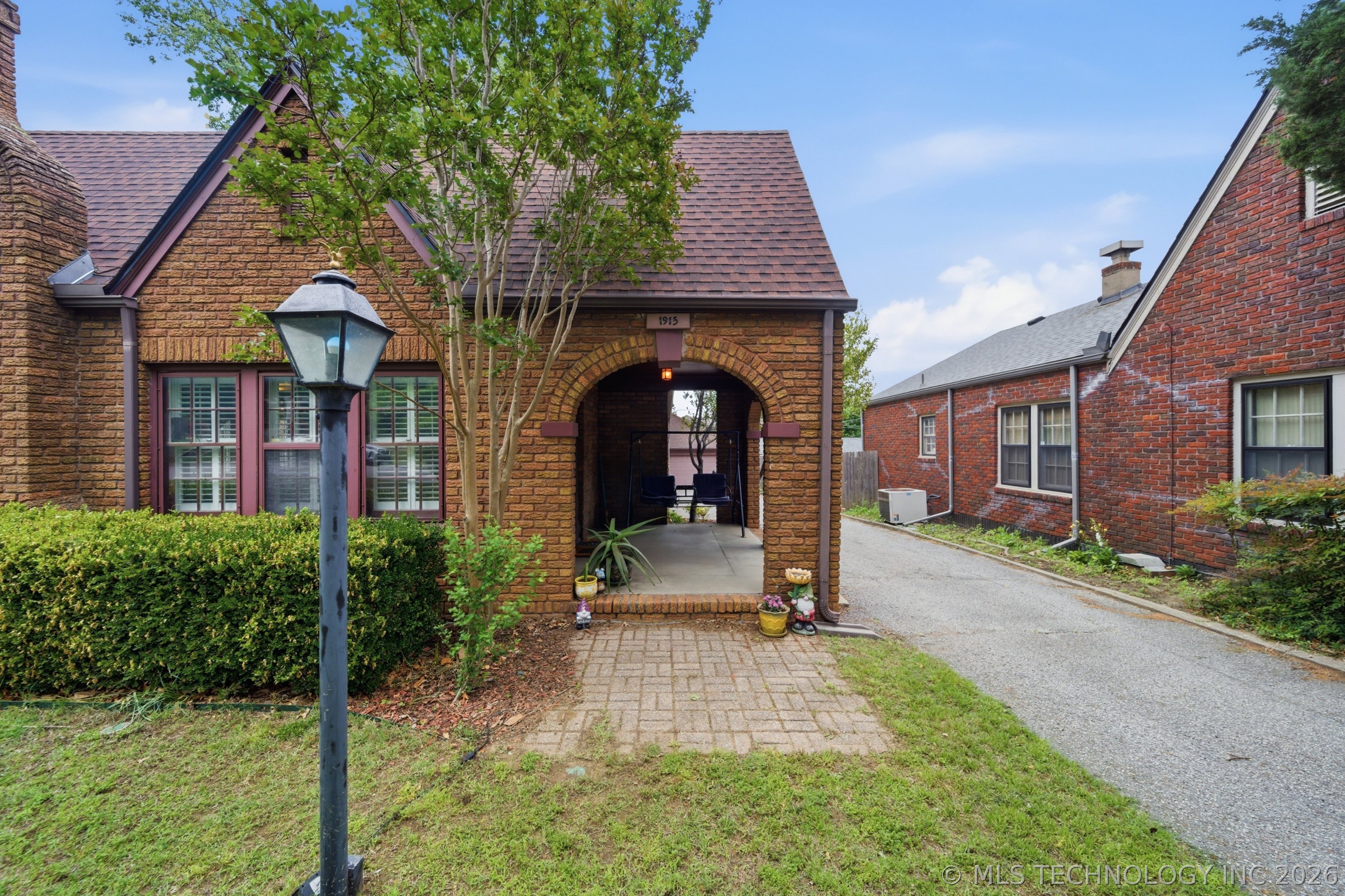 1915 S Yorktown Avenue Tulsa OK 74104