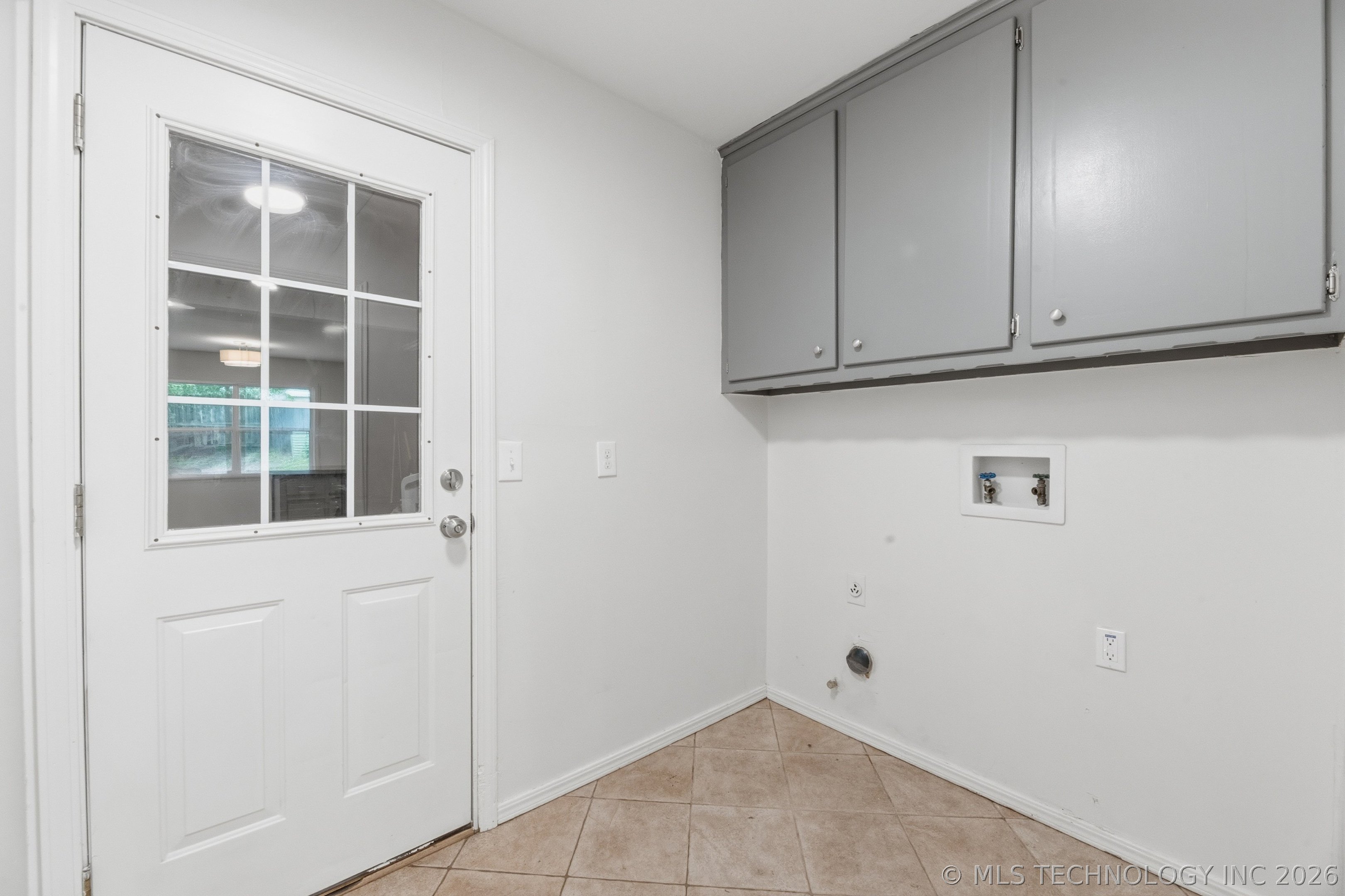 1906 Rolling Hills Drive Bartlesville OK 74006