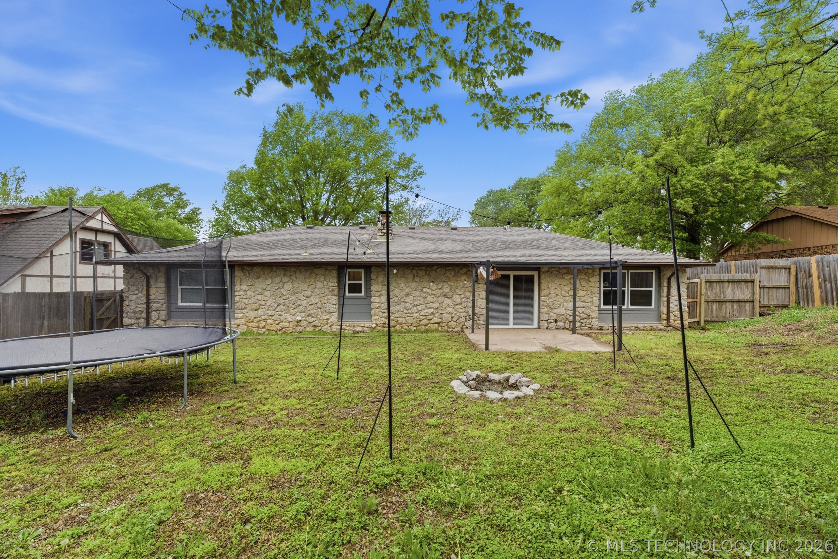 1906 Rolling Hills Drive Bartlesville OK 74006