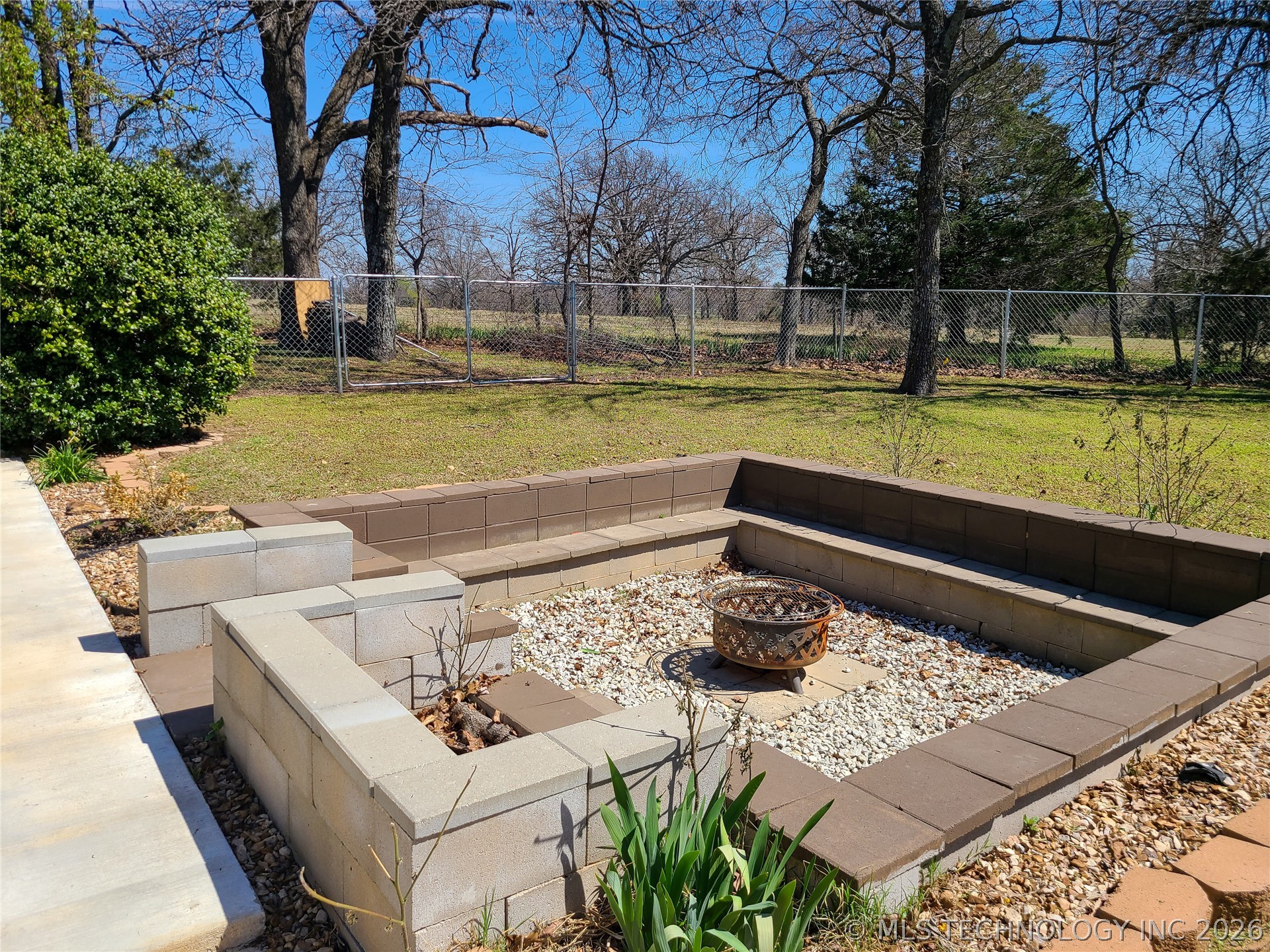 21331 W Cookson Bend Cookson OK 74427