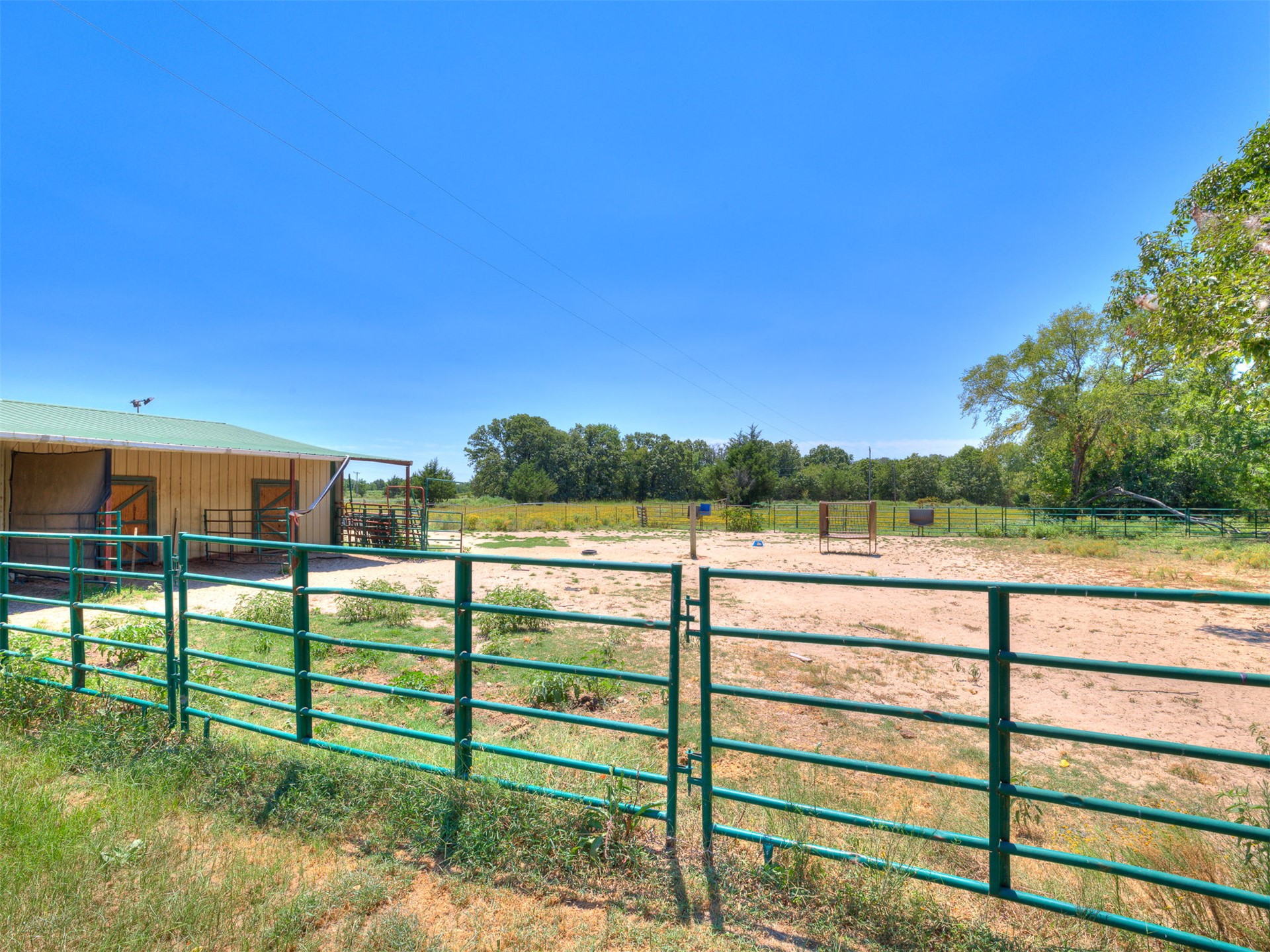 9735 E Sandy Creek Road Coleman OK 73432