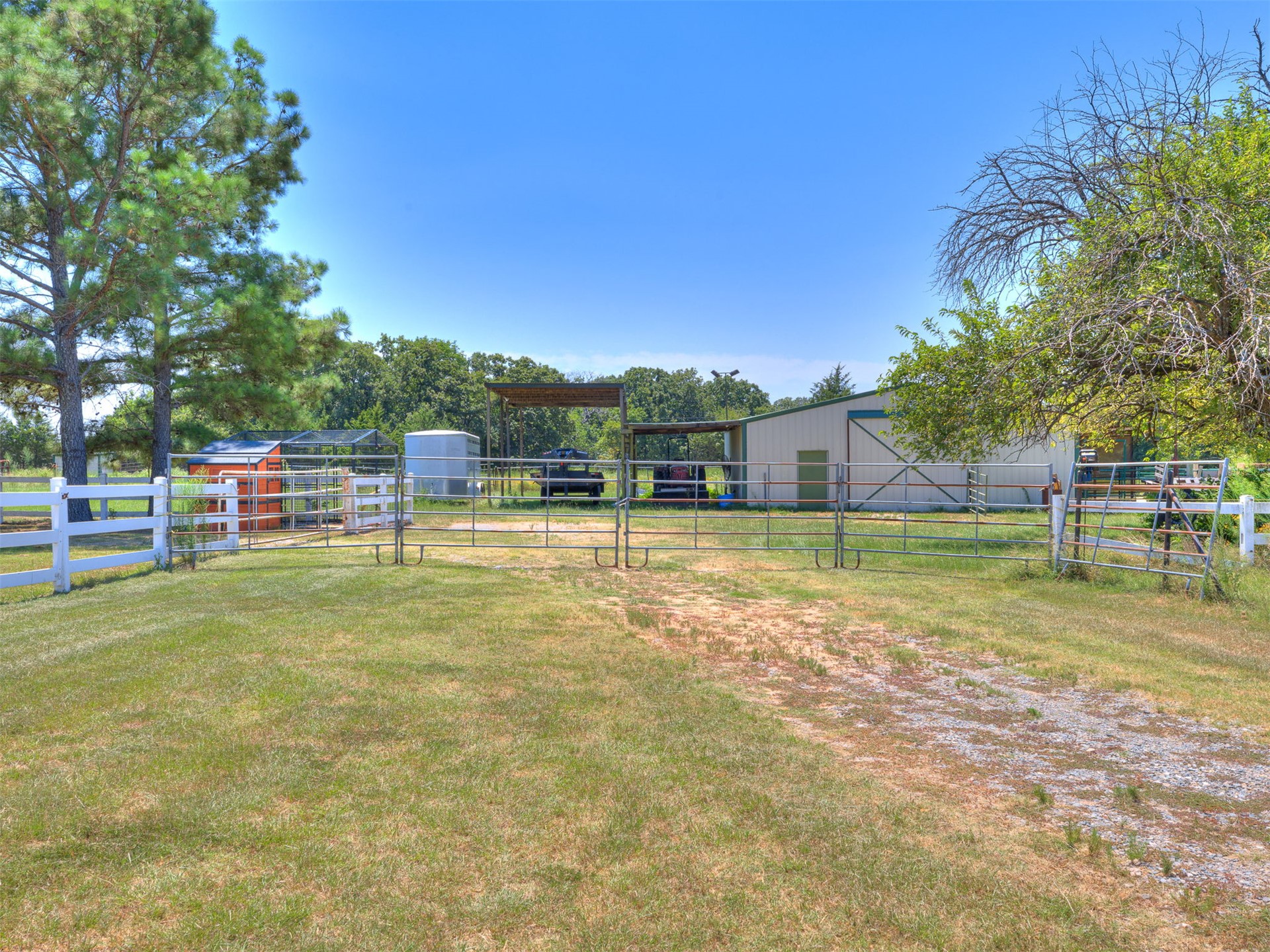 9735 E Sandy Creek Road Coleman OK 73432