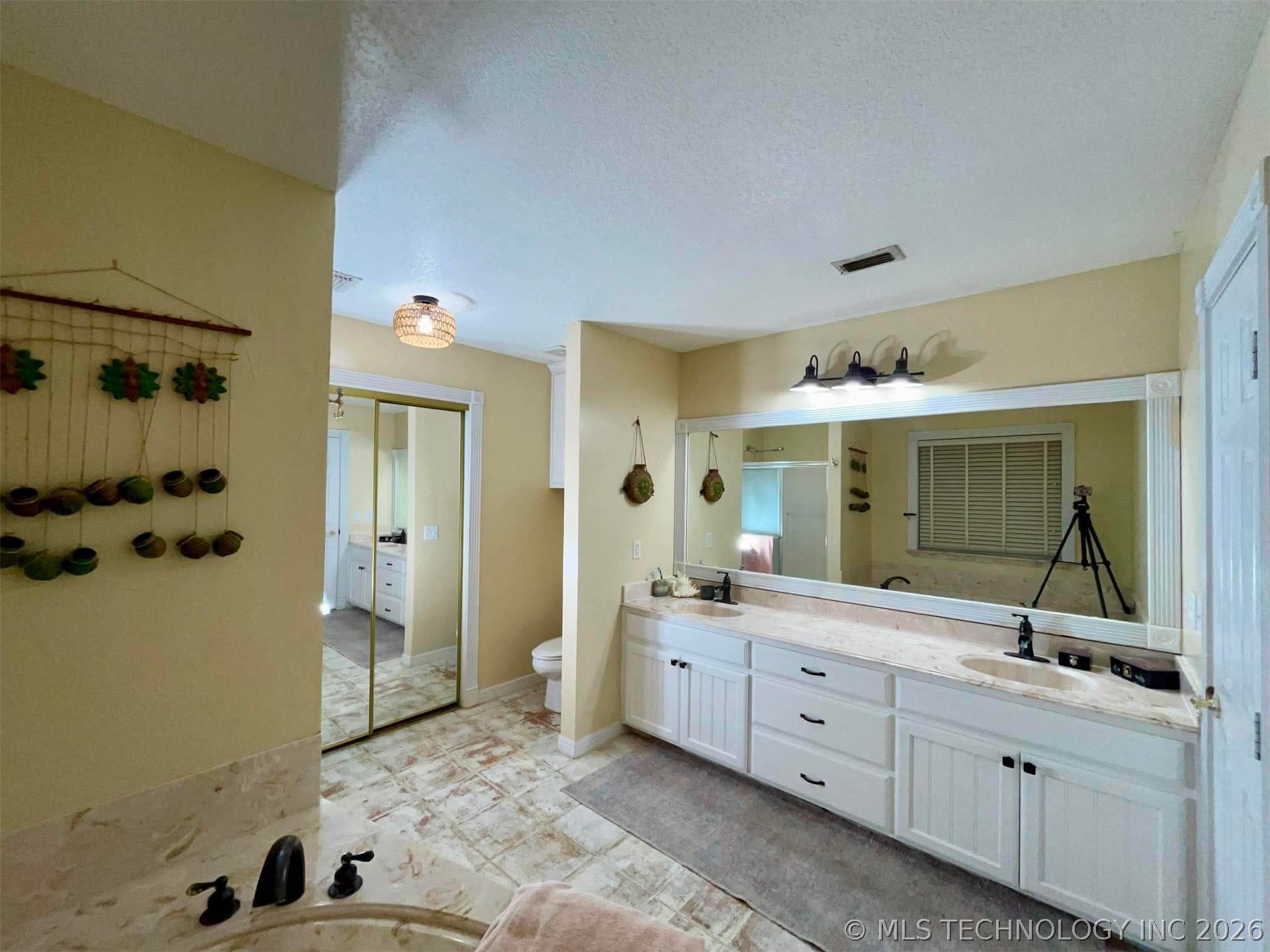 9735 E Sandy Creek Road Coleman OK 73432