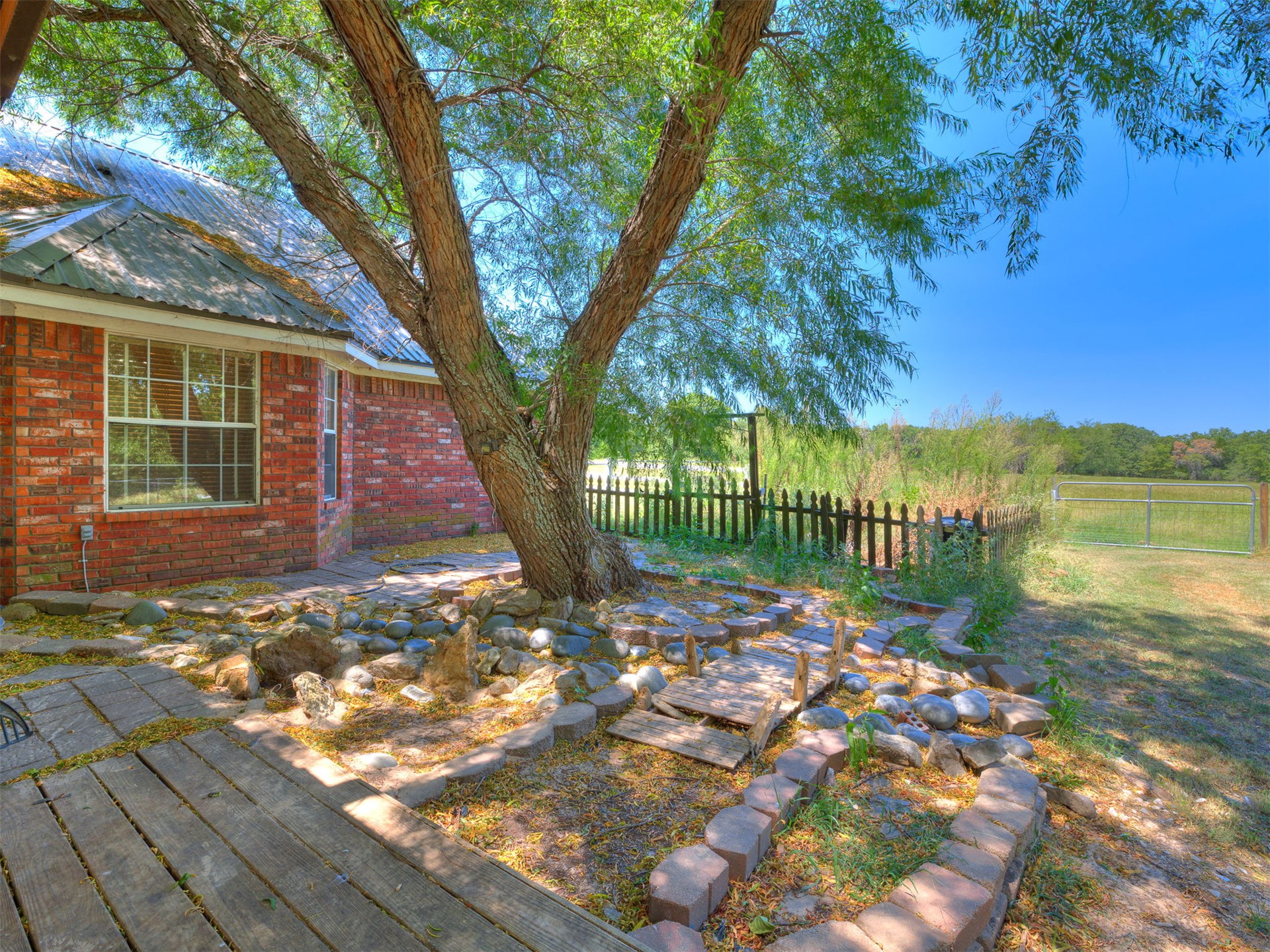 9735 E Sandy Creek Road Coleman OK 73432