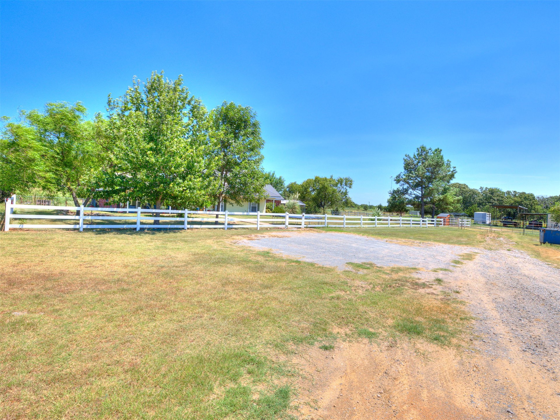 9735 E Sandy Creek Road Coleman OK 73432