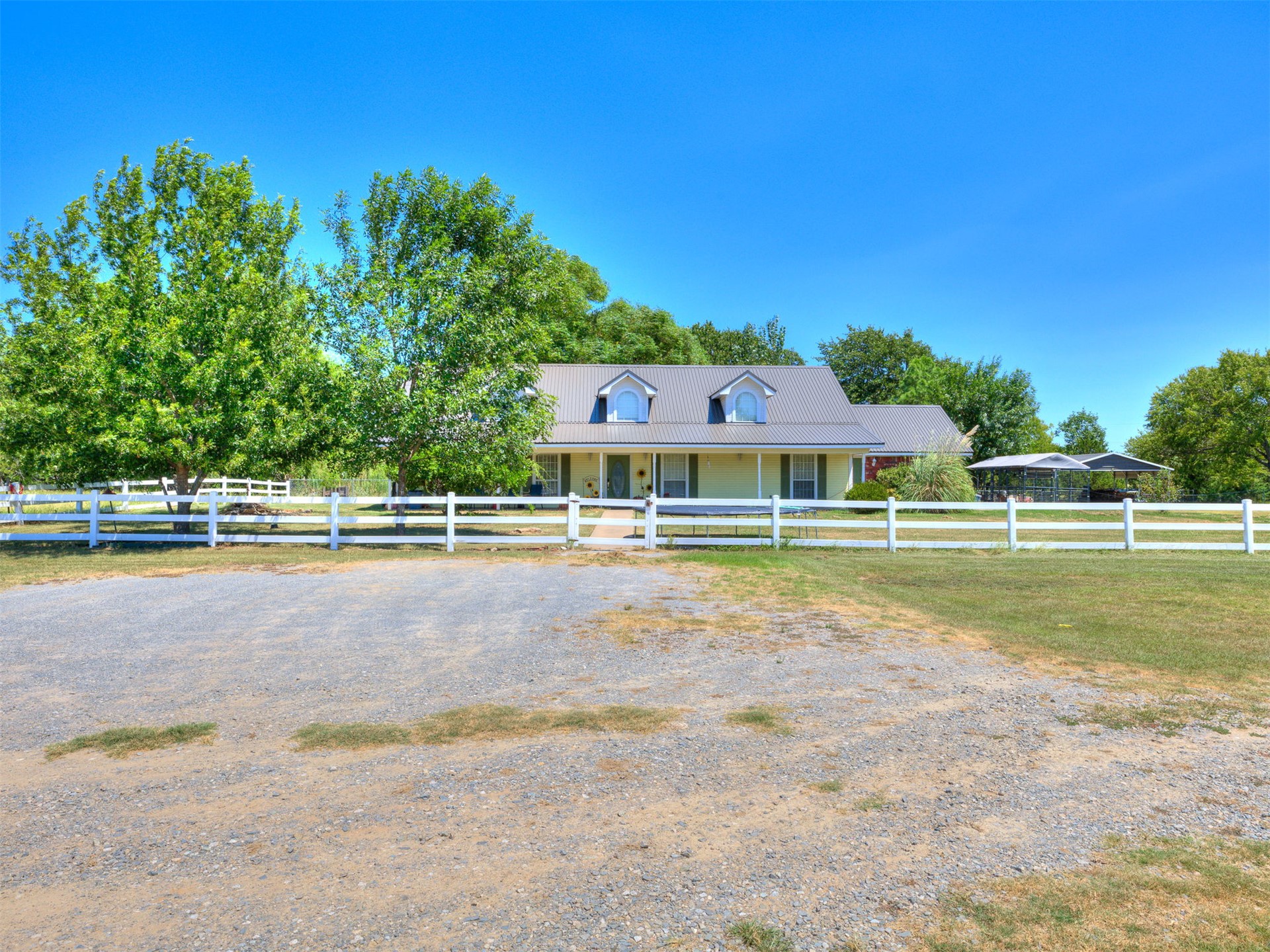 9735 E Sandy Creek Road Coleman OK 73432