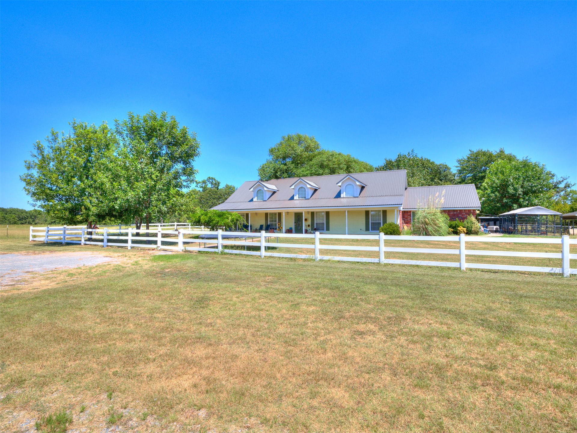 9735 E Sandy Creek Road Coleman OK 73432