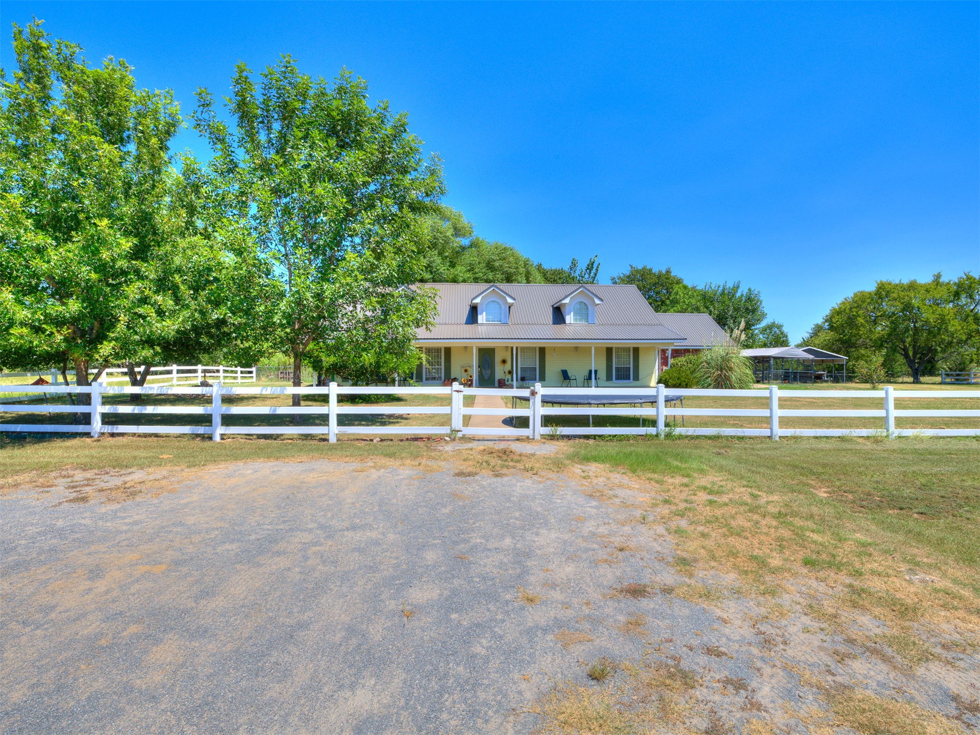 9735 E Sandy Creek Road Coleman OK 73432