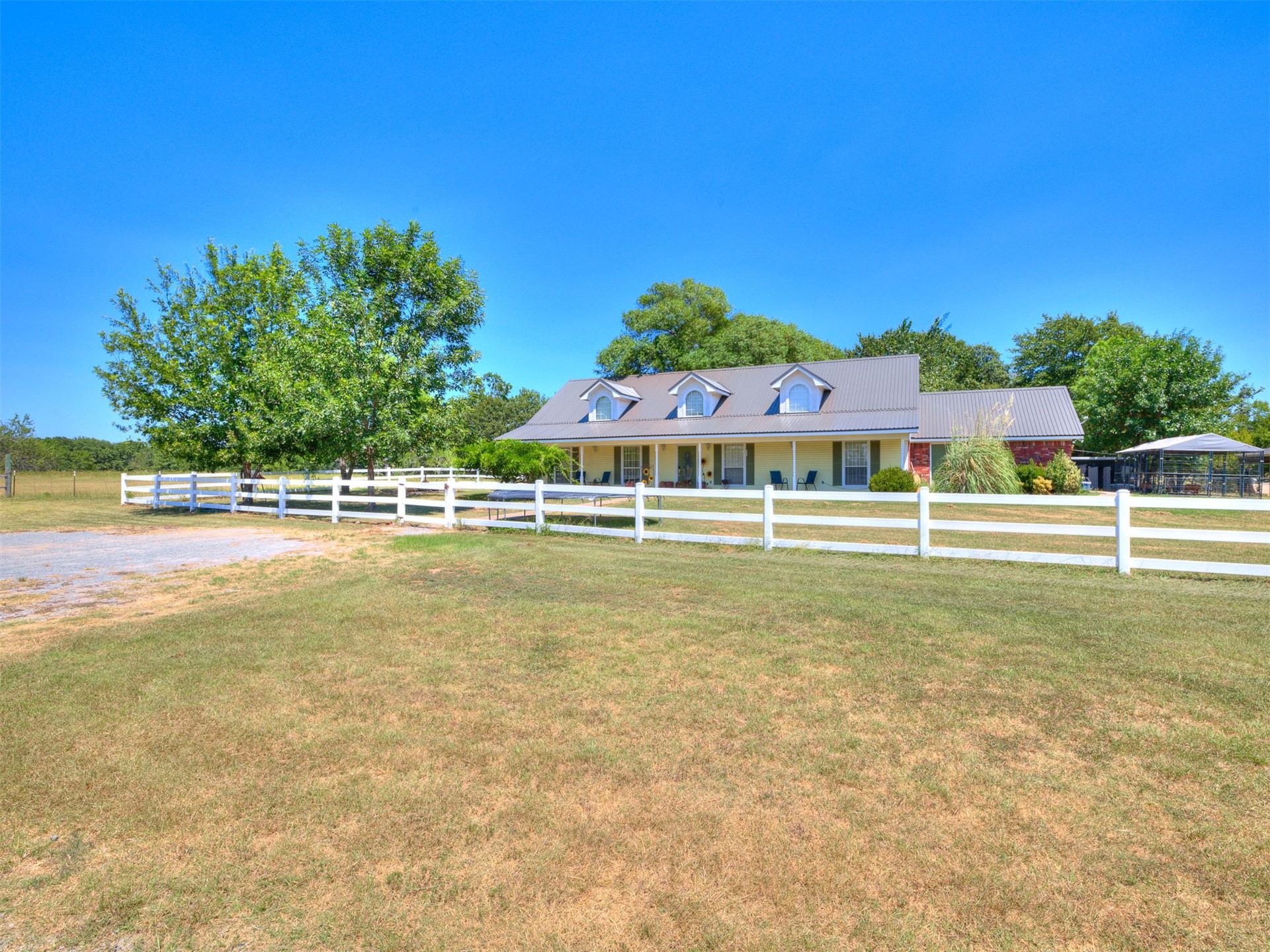 9735 E Sandy Creek Road Coleman OK 73432