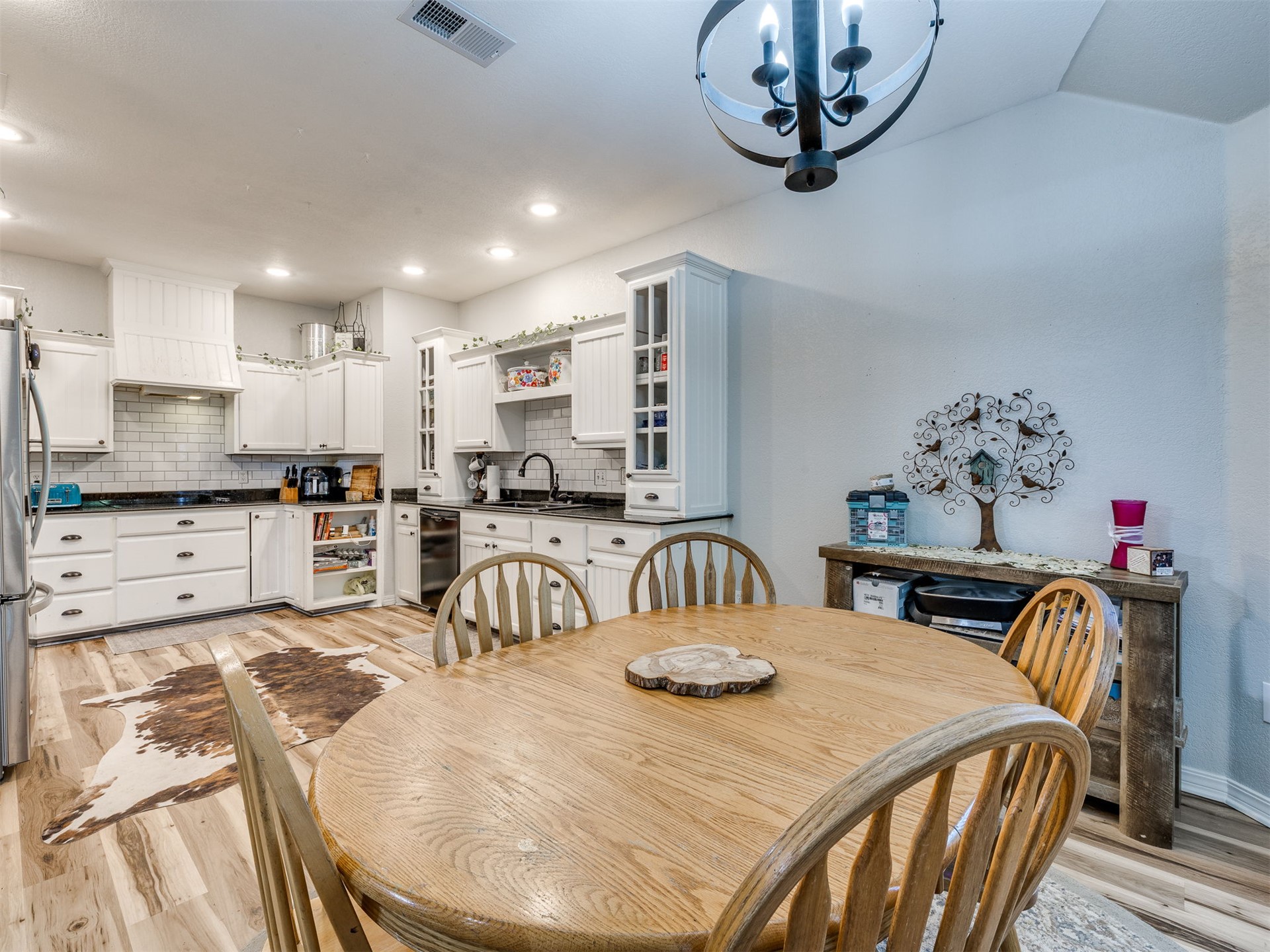 9735 E Sandy Creek Road Coleman OK 73432