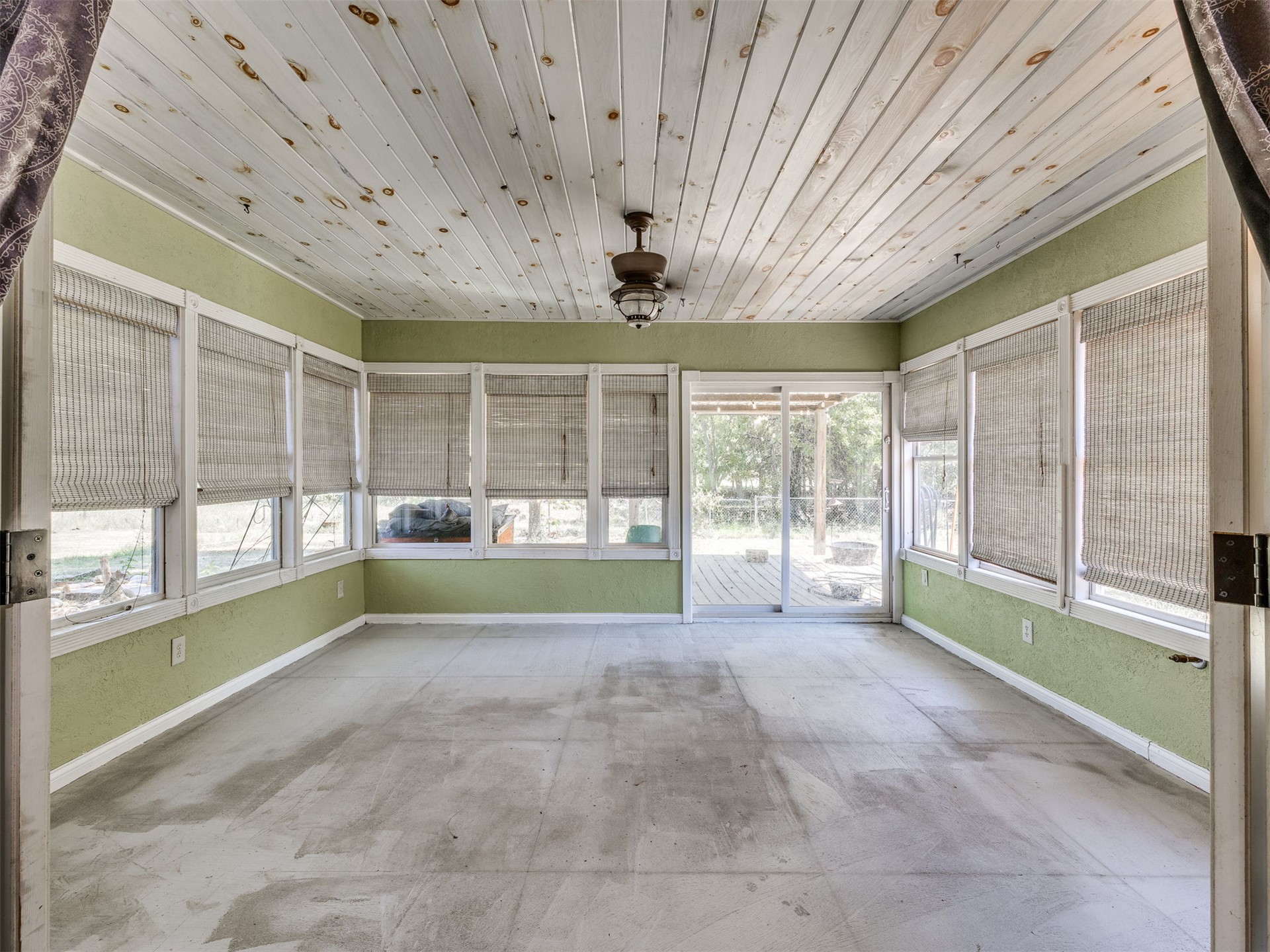 9735 E Sandy Creek Road Coleman OK 73432