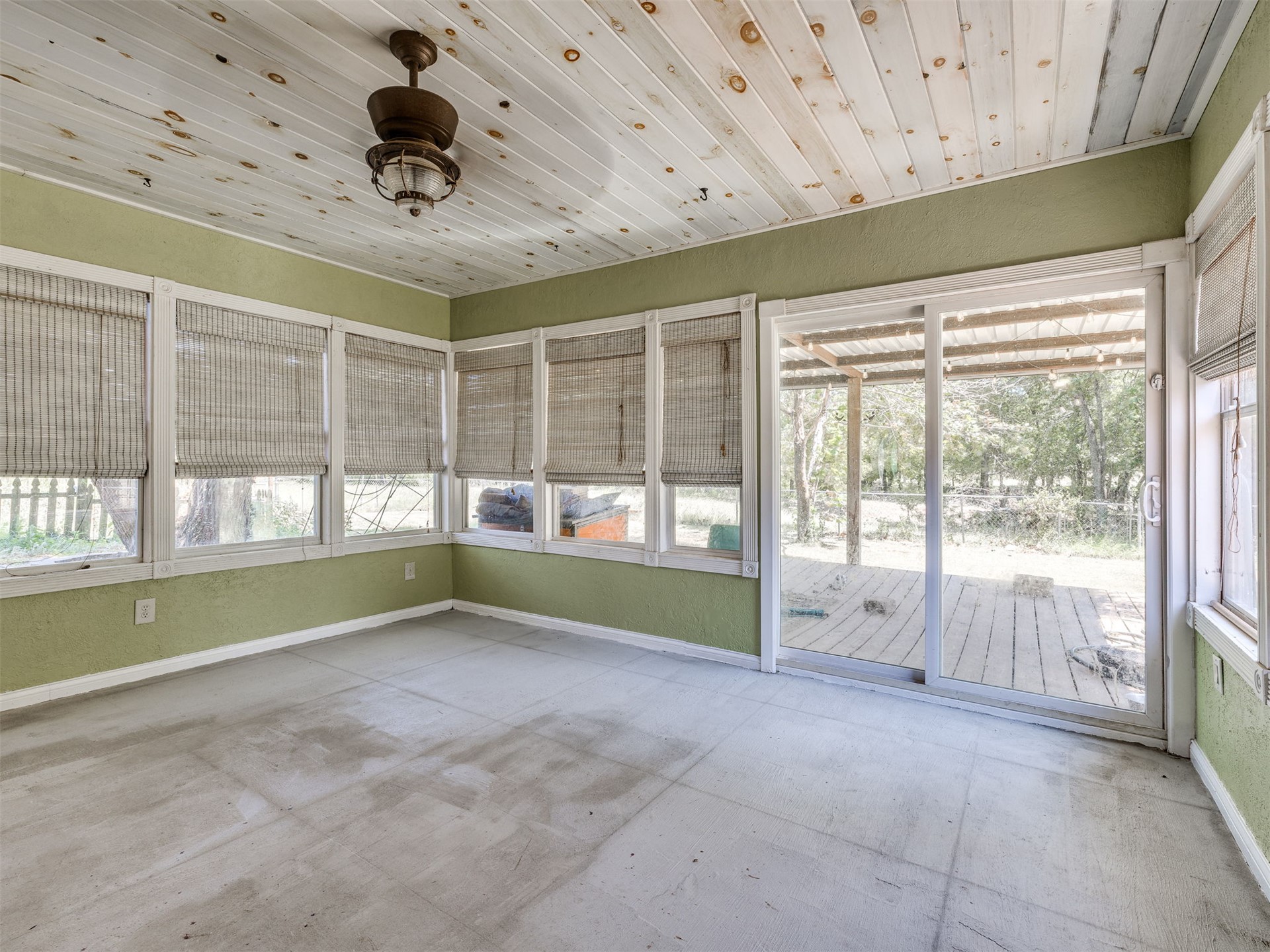 9735 E Sandy Creek Road Coleman OK 73432