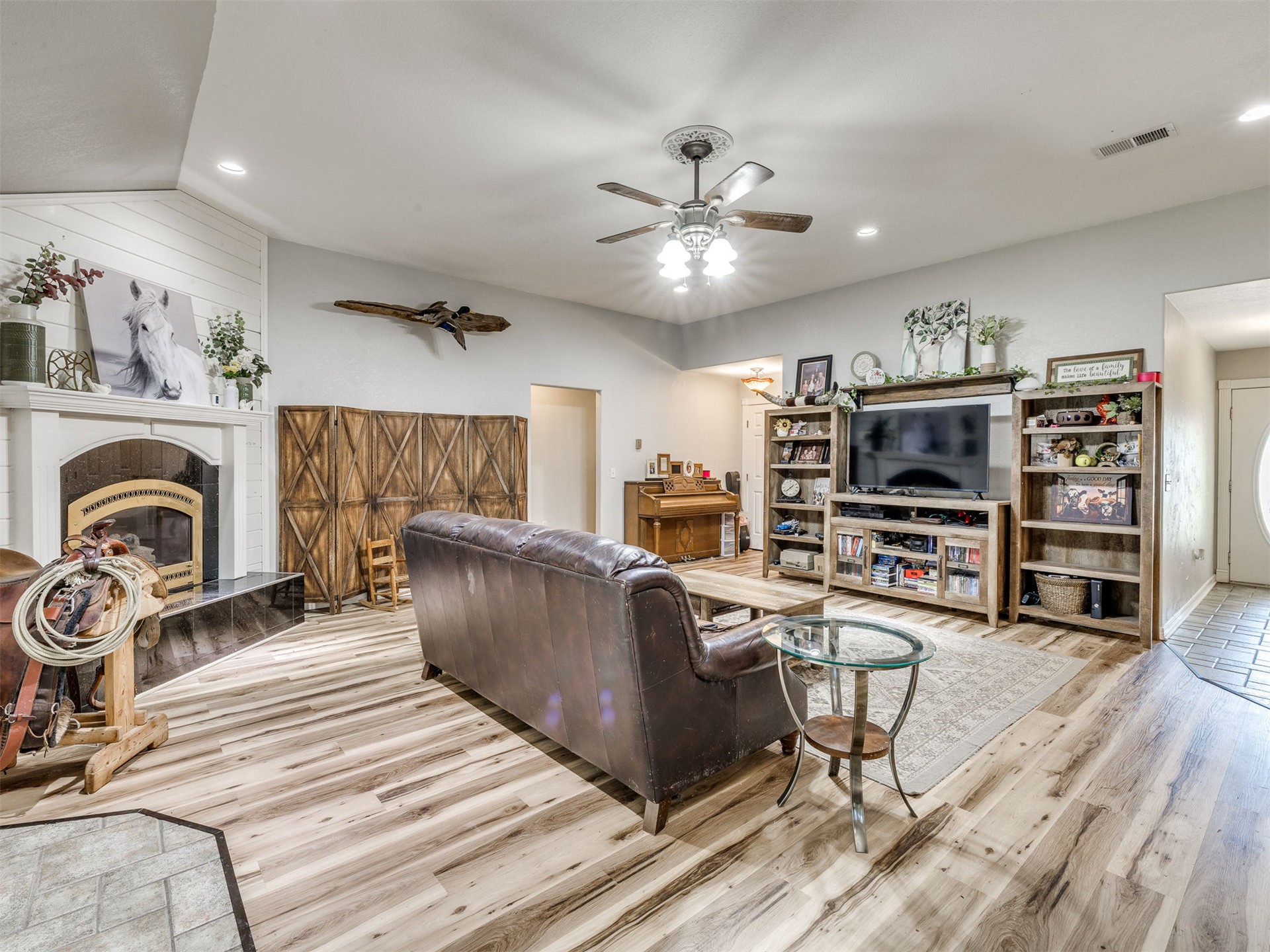 9735 E Sandy Creek Road Coleman OK 73432