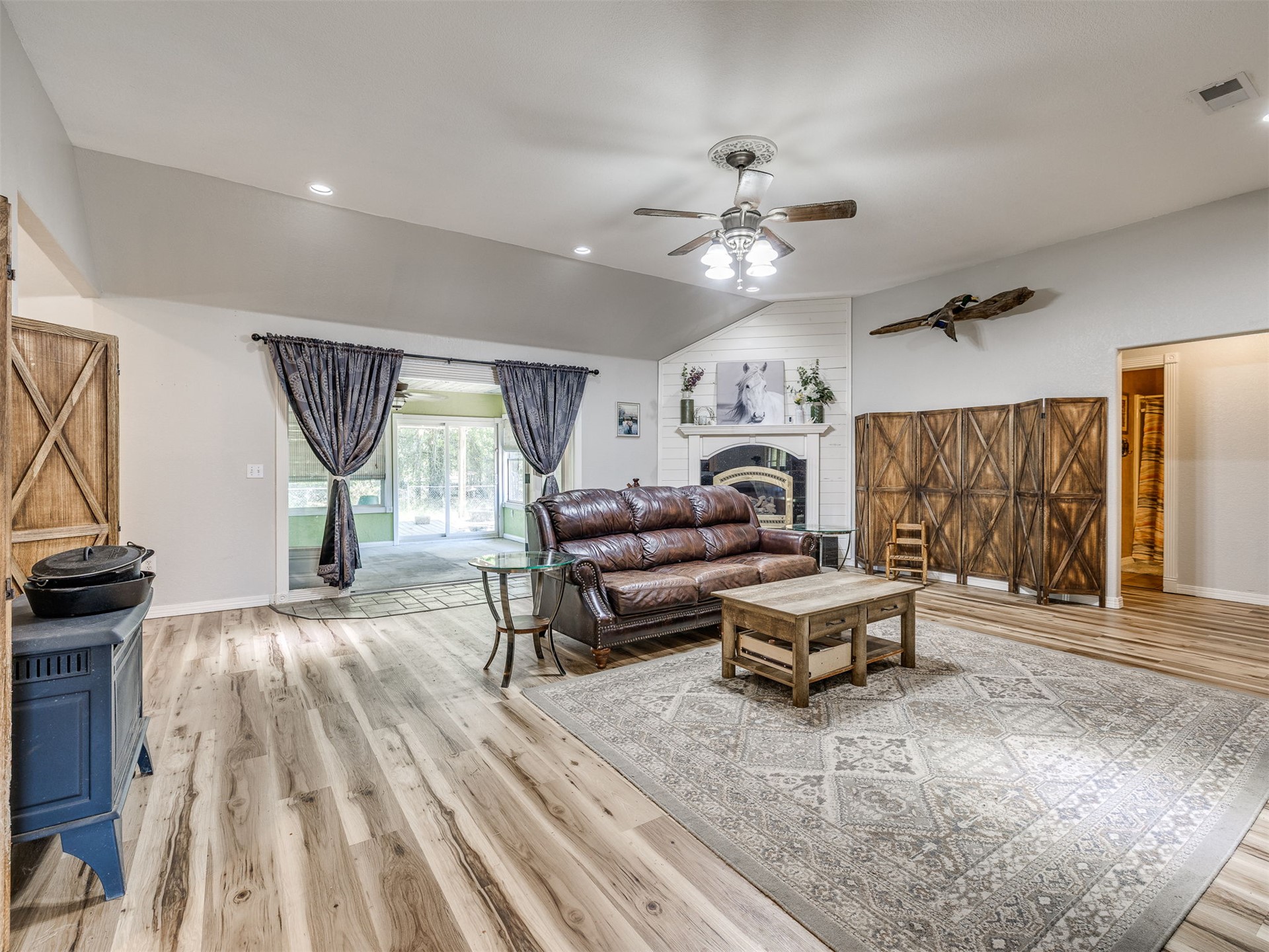 9735 E Sandy Creek Road Coleman OK 73432