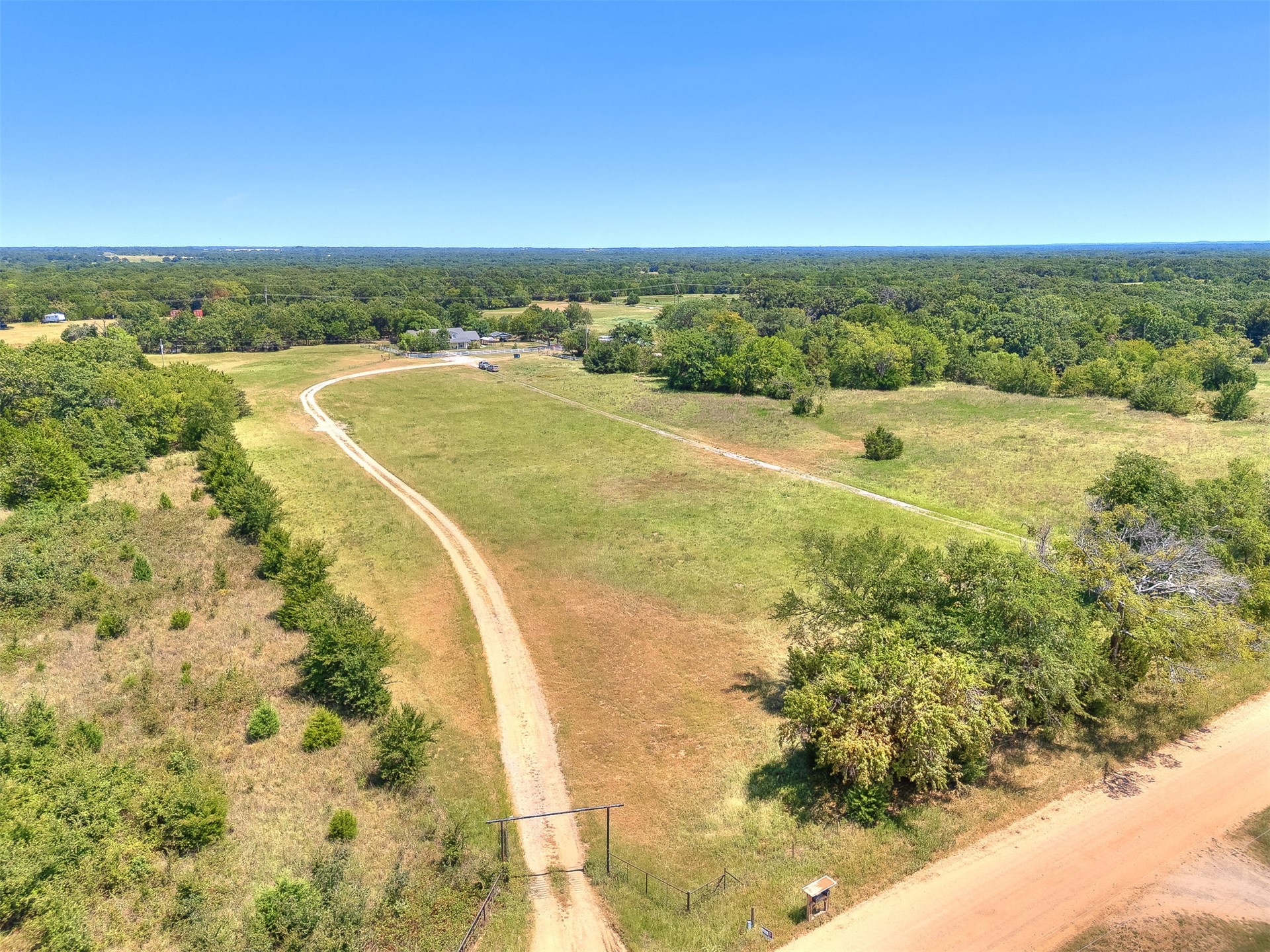 9735 E Sandy Creek Road Coleman OK 73432