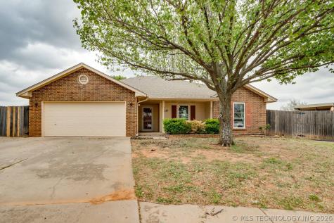 2137 NE 13th Moore OK 73160
