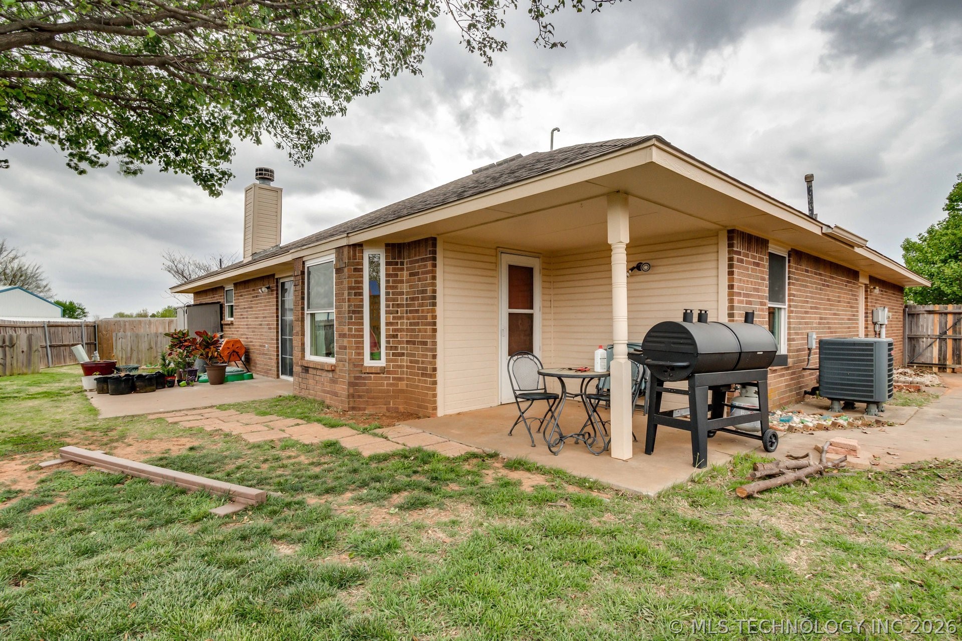 2137 NE 13th Moore OK 73160