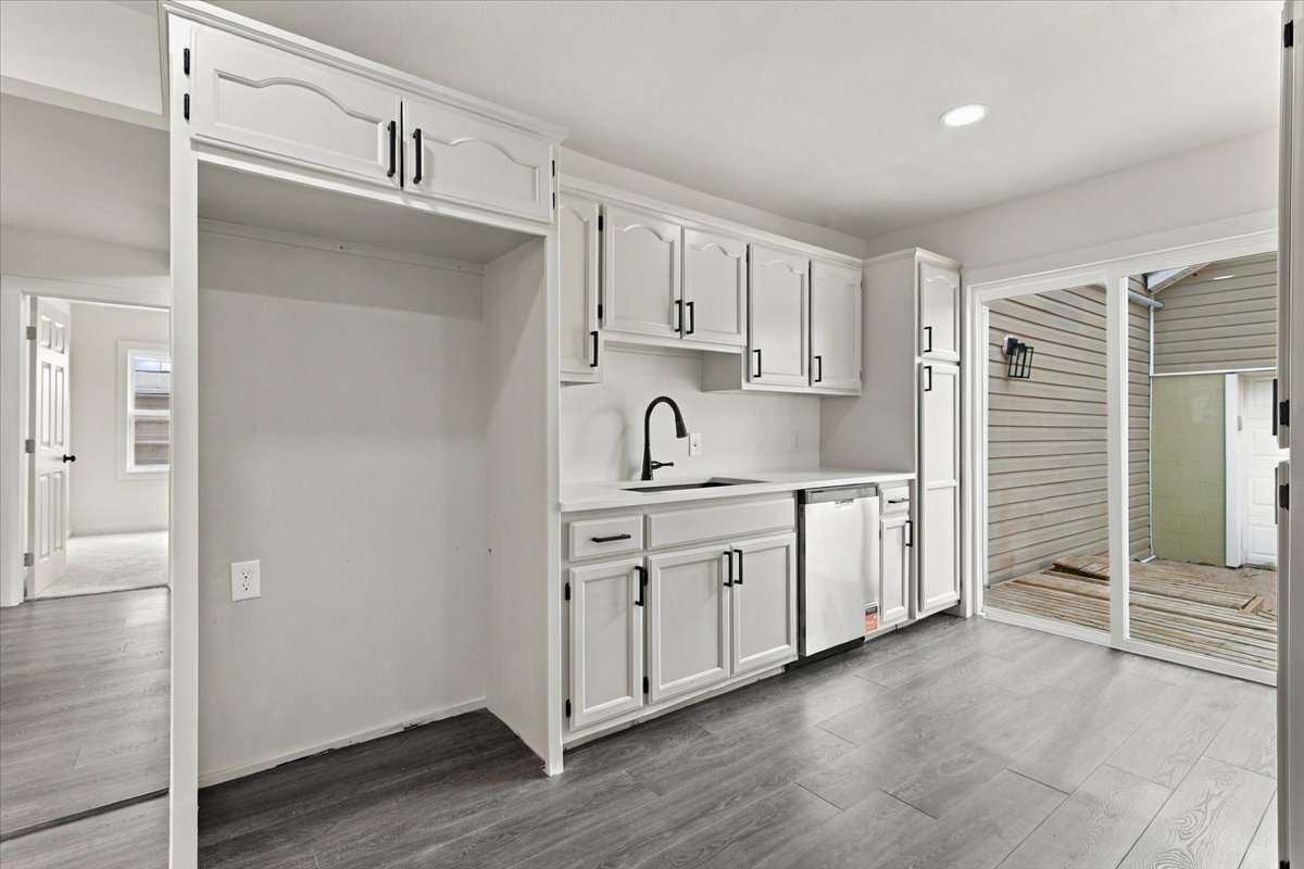 3706 W 42nd Place Tulsa OK 74107