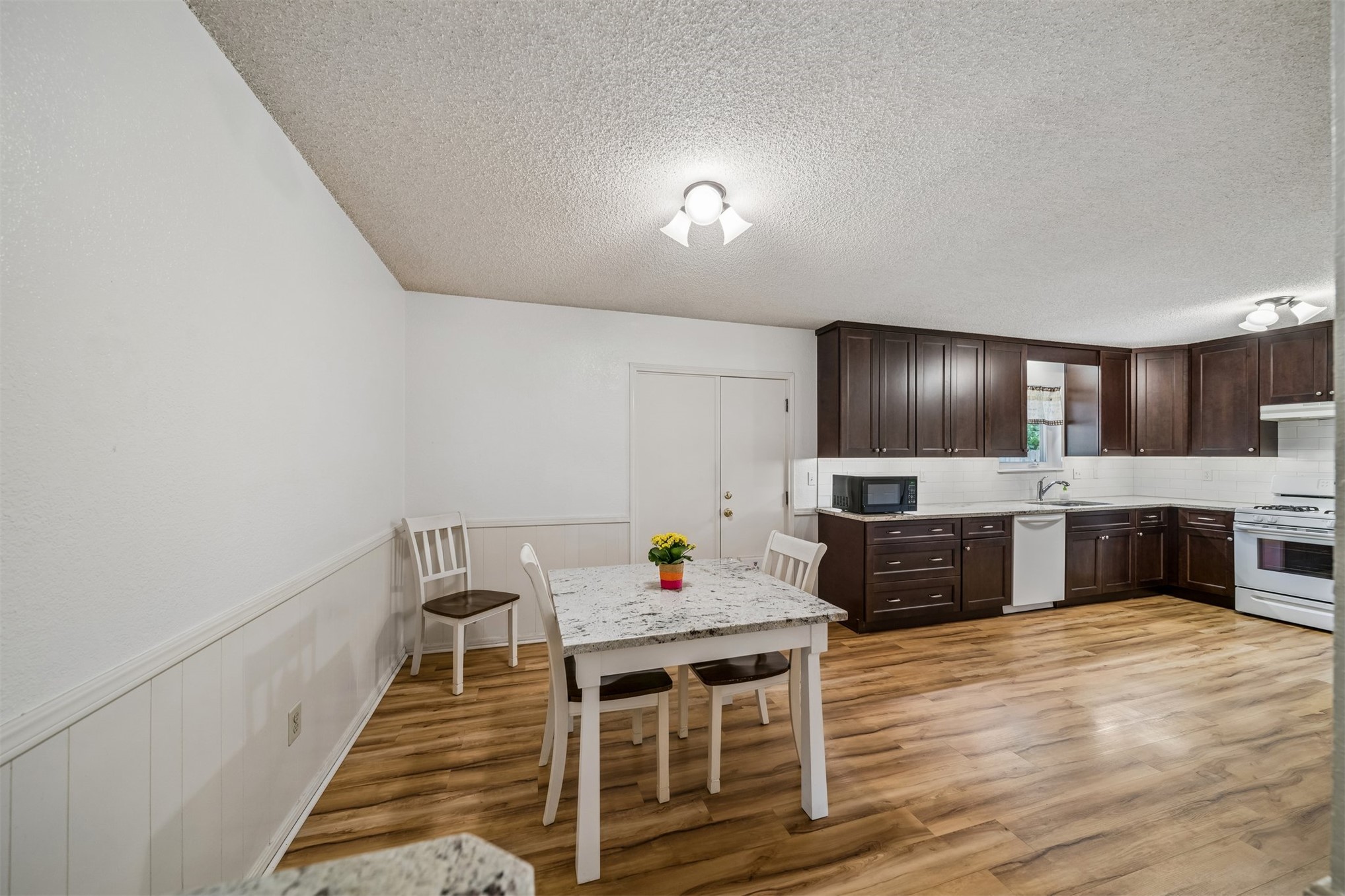 11906 E 37th Place Tulsa OK 74146