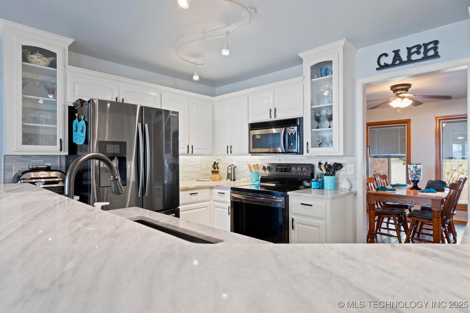 27204 S 125 Highway Afton OK 74331