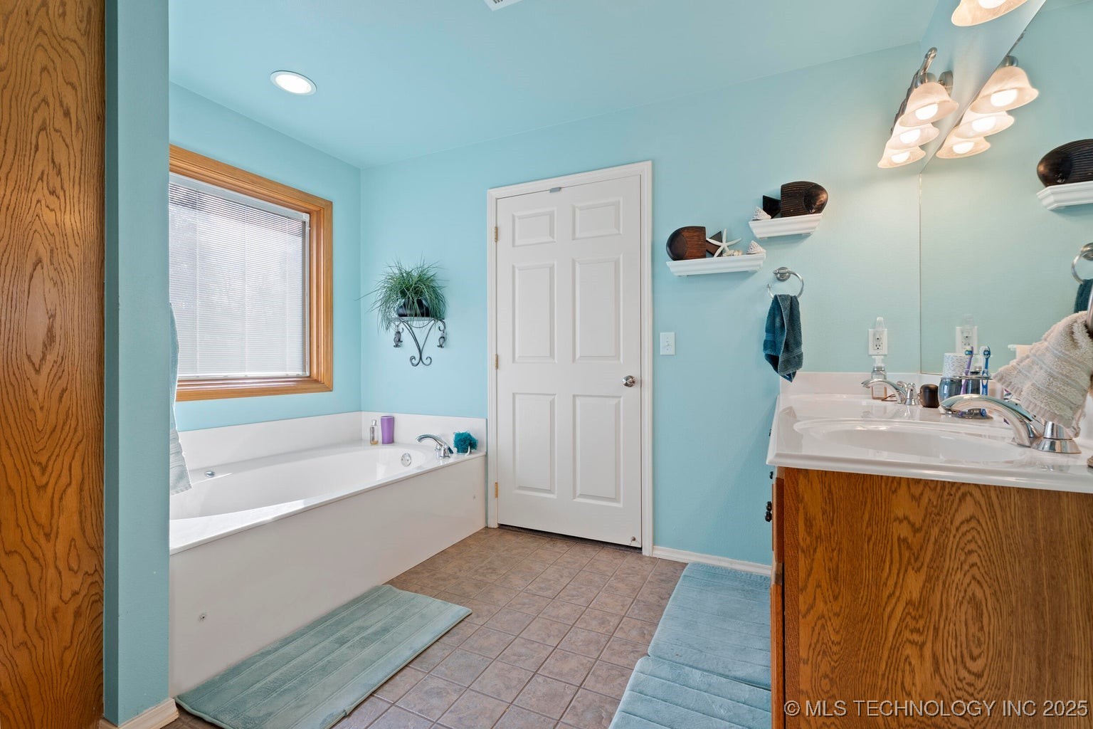 27204 S 125 Highway Afton OK 74331