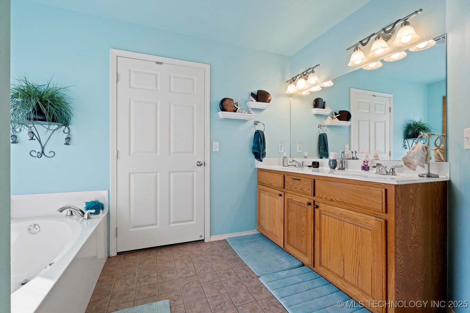 27204 S 125 Highway Afton OK 74331