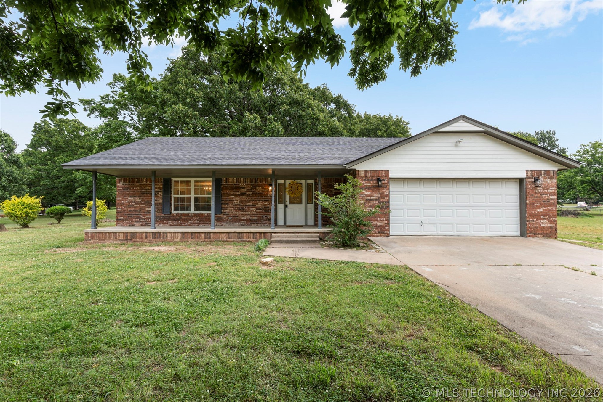 1604 N Delaware Street Chouteau OK 74337