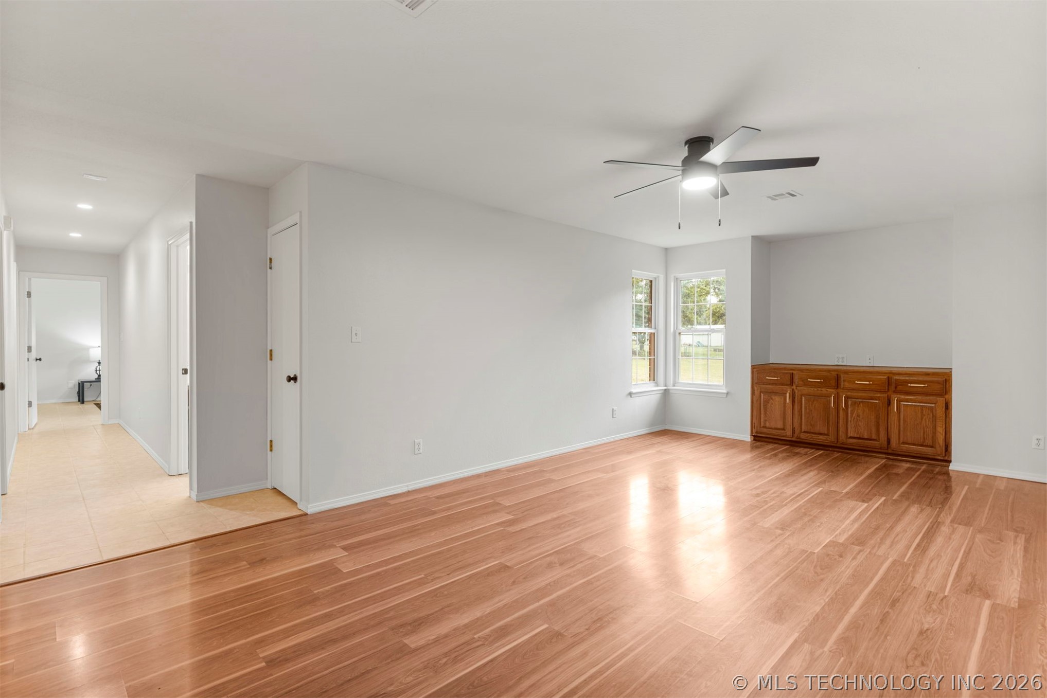 1604 N Delaware Street Chouteau OK 74337