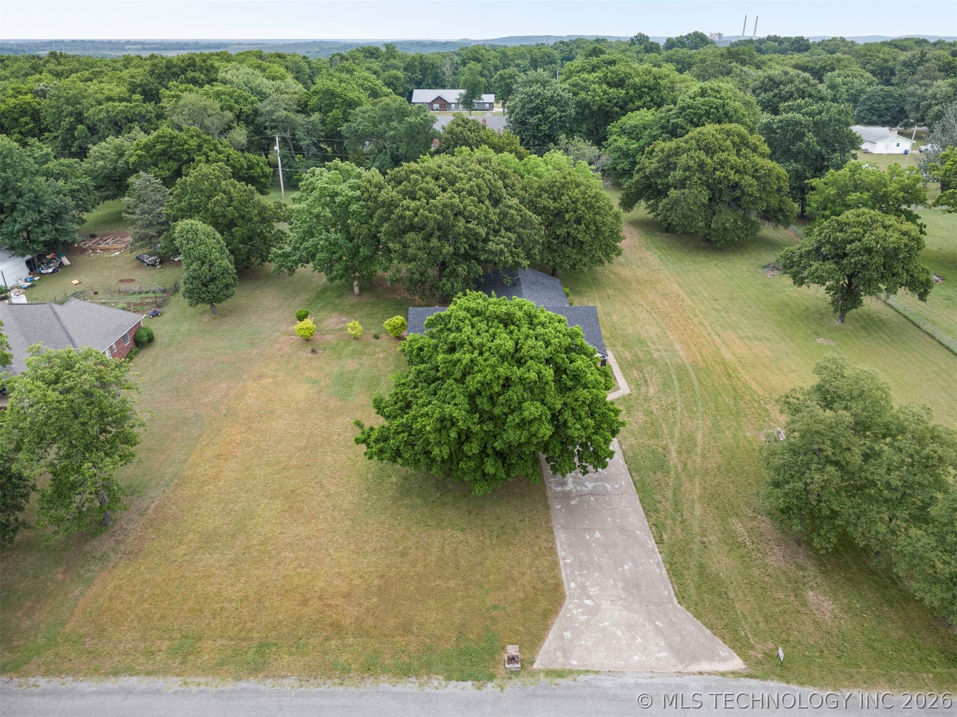 1604 N Delaware Street Chouteau OK 74337