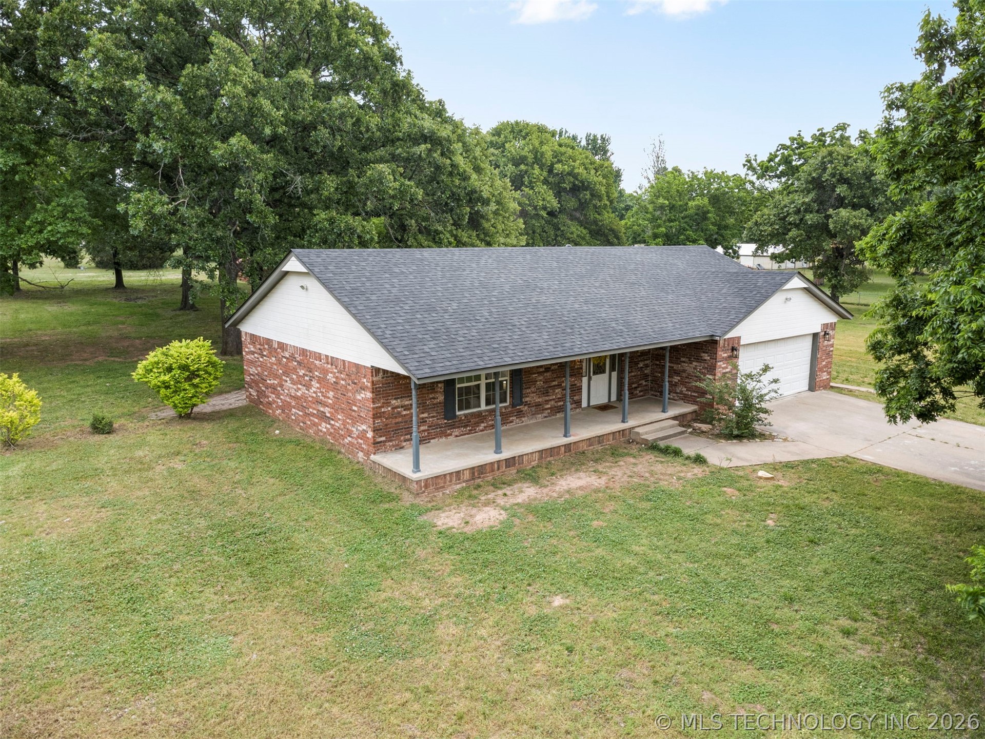 1604 N Delaware Street Chouteau OK 74337