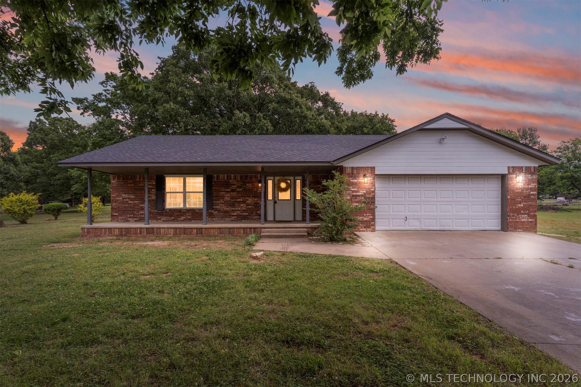 1604 N Delaware Street Chouteau OK 74337