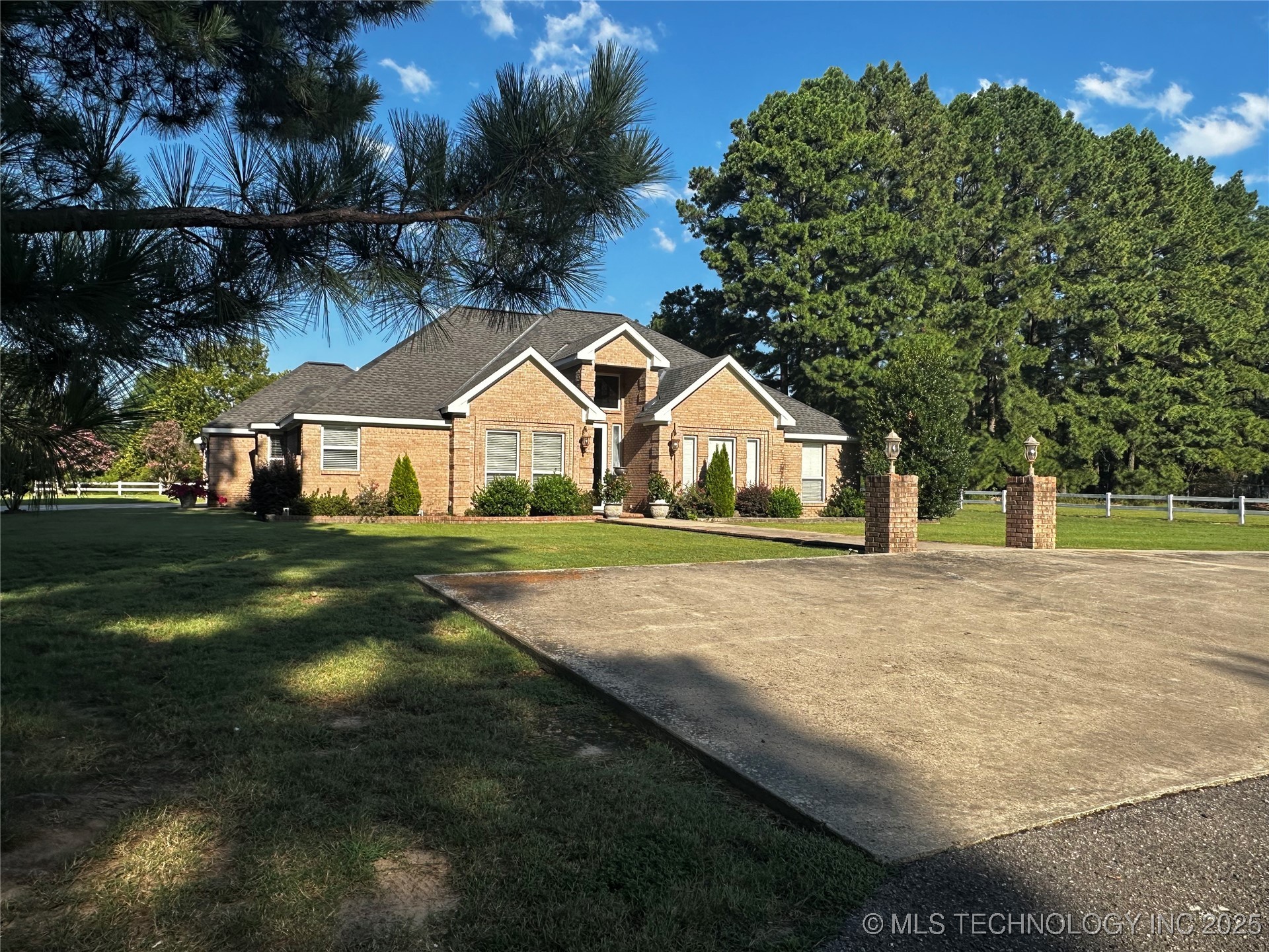 2289 W Community Chapel Road Atoka OK 74525
