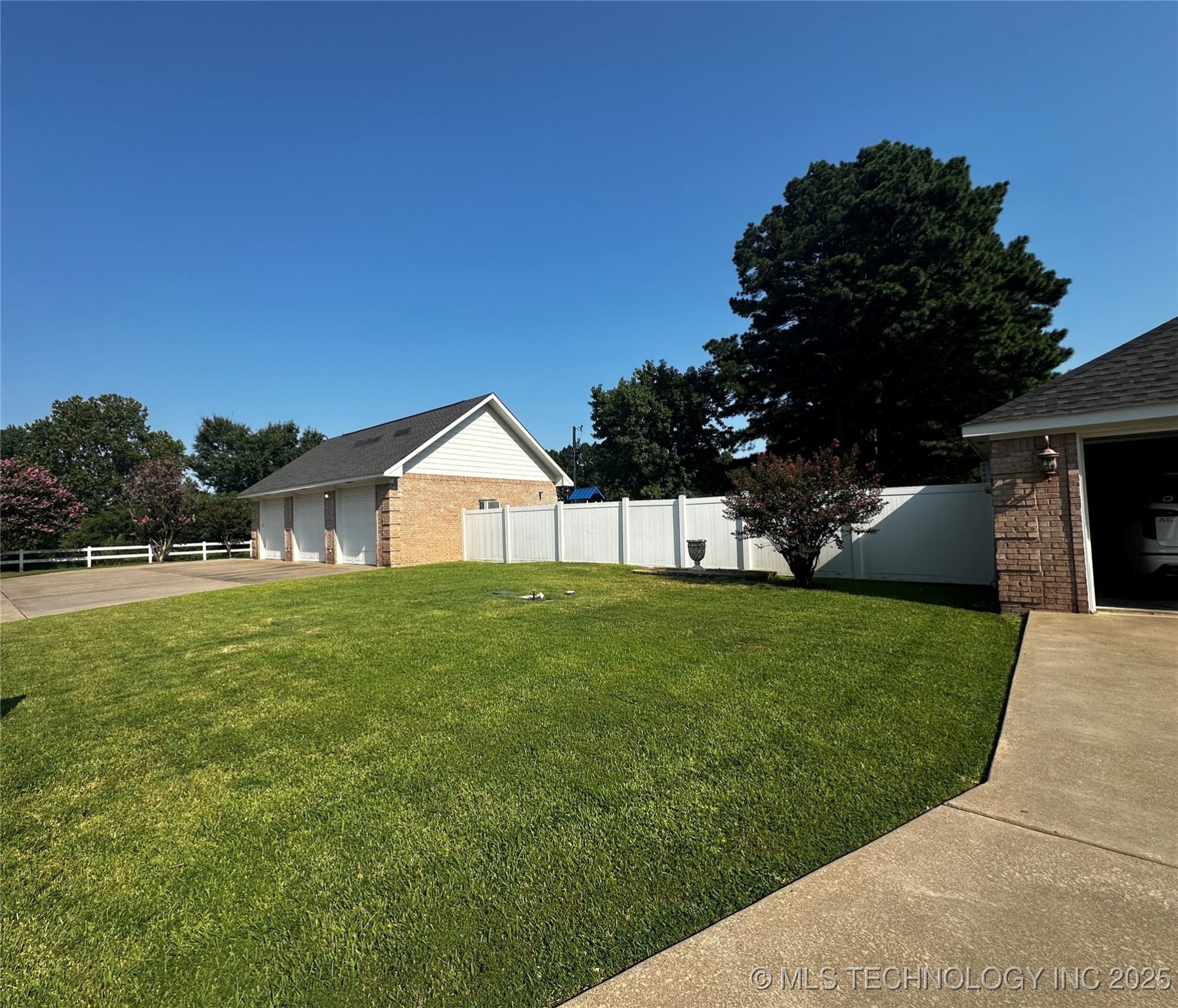 2289 W Community Chapel Road Atoka OK 74525