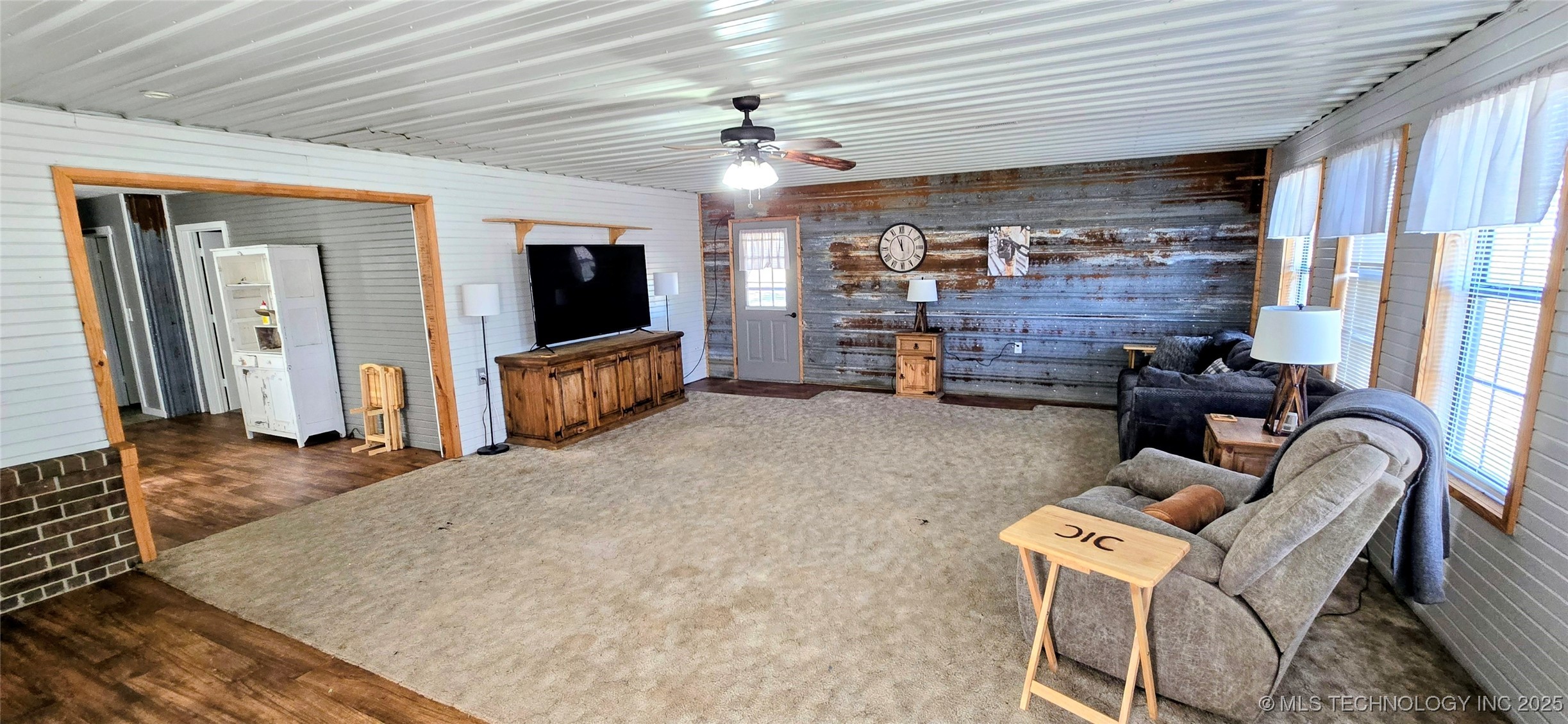 811 E 57th Road Kansas OK 74347