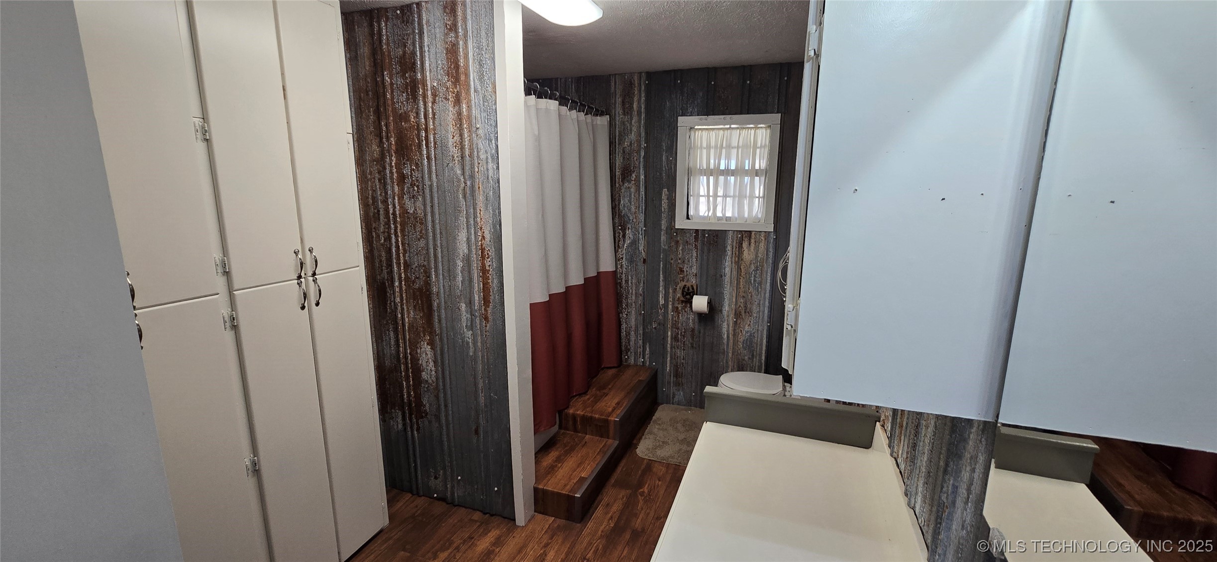 811 E 57th Road Kansas OK 74347