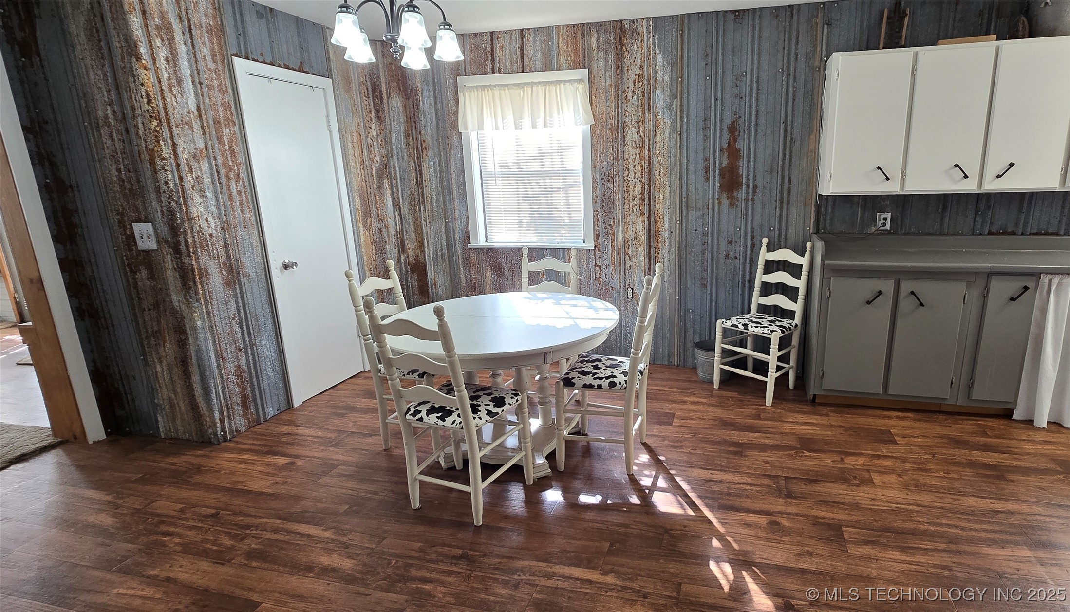 811 E 57th Road Kansas OK 74347