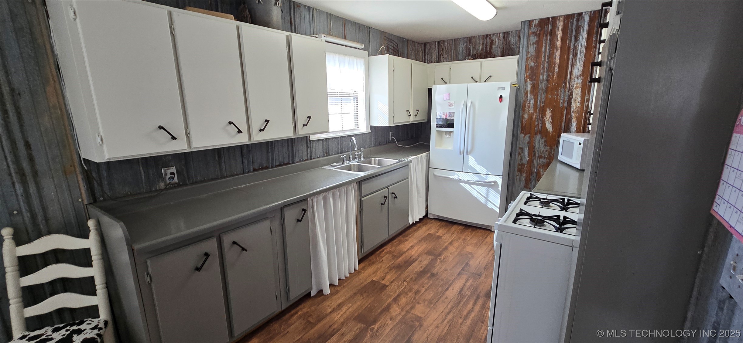 811 E 57th Road Kansas OK 74347