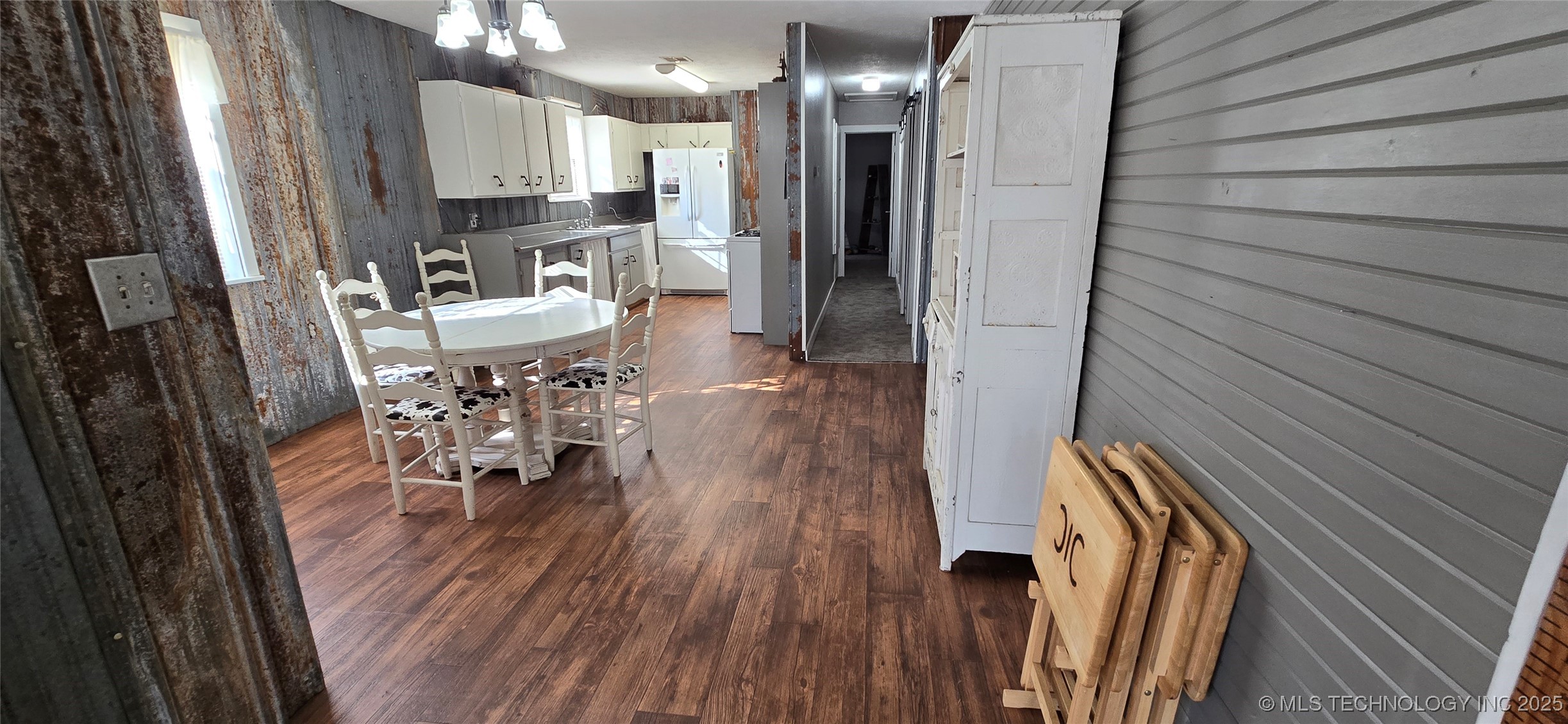 811 E 57th Road Kansas OK 74347