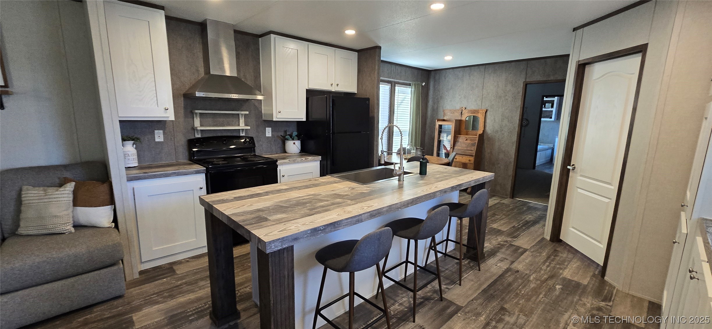 811 E 57th Road Kansas OK 74347