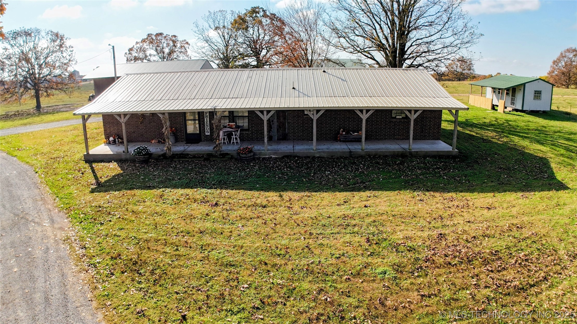 811 E 57th Road Kansas OK 74347