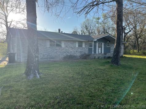 421 N Canard Street Wetumka OK 74883