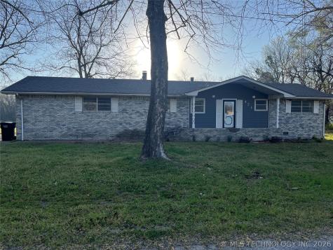 421 N Canard Street Wetumka OK 74883