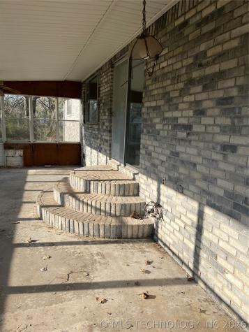 421 N Canard Street Wetumka OK 74883