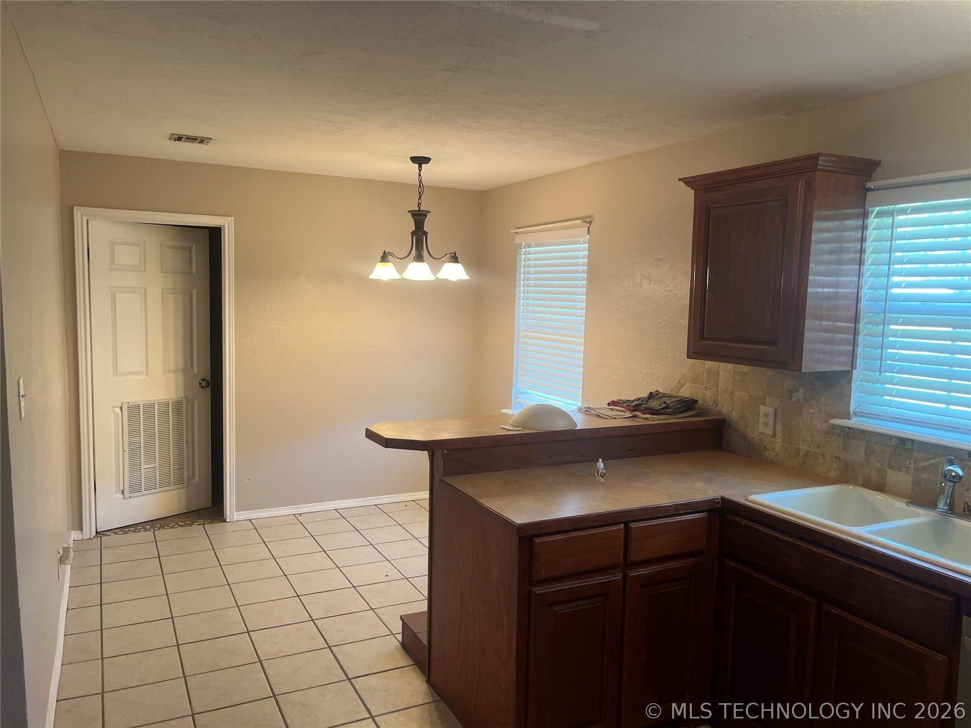 206 N Sunset Madill OK 73446