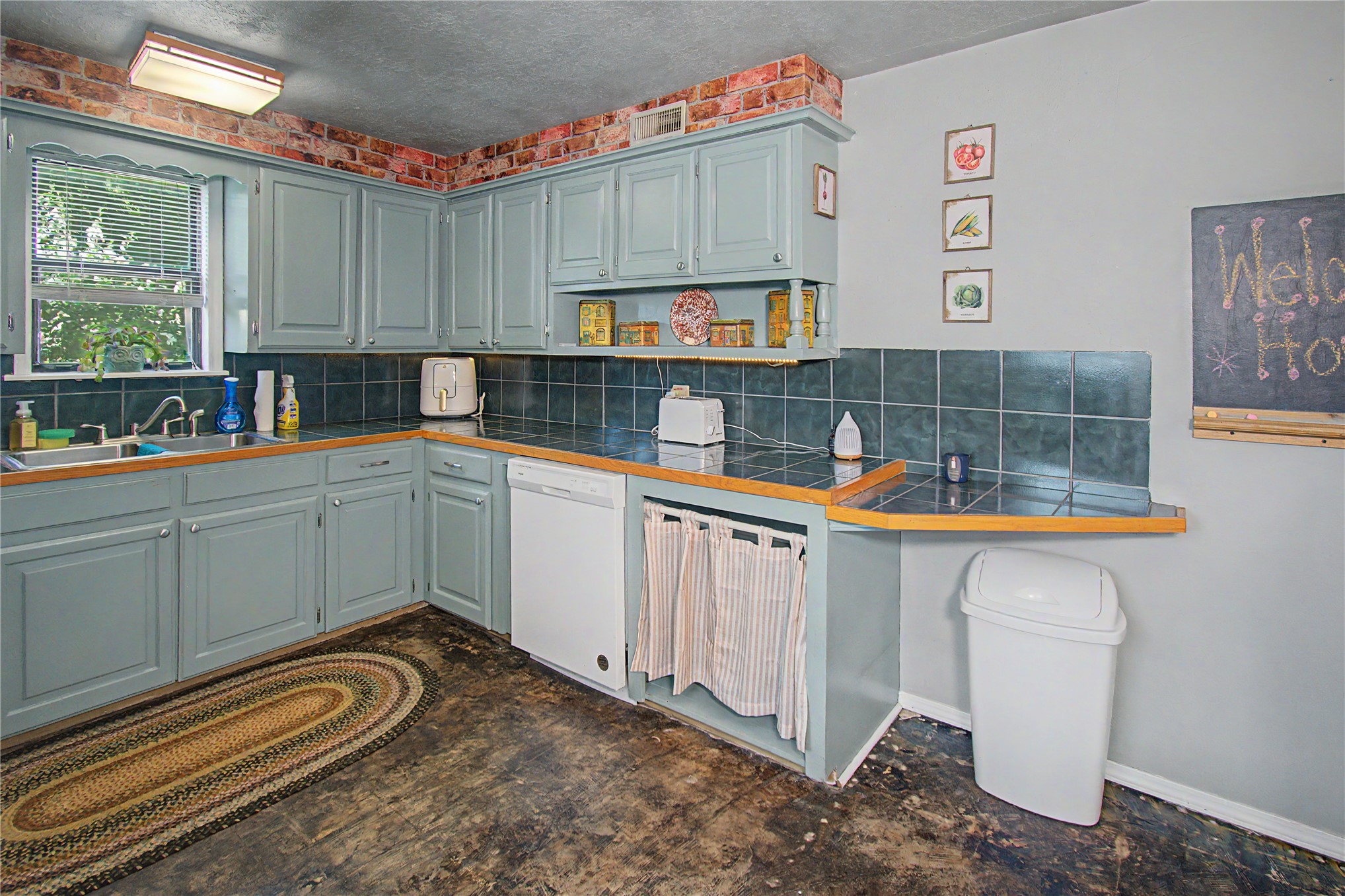 811 W Downing Street Tahlequah OK 74464