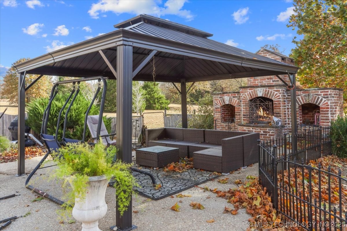 555 White Chimney Stuart OK 74570