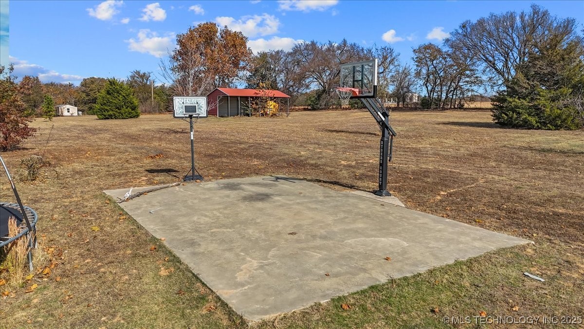 555 White Chimney Stuart OK 74570